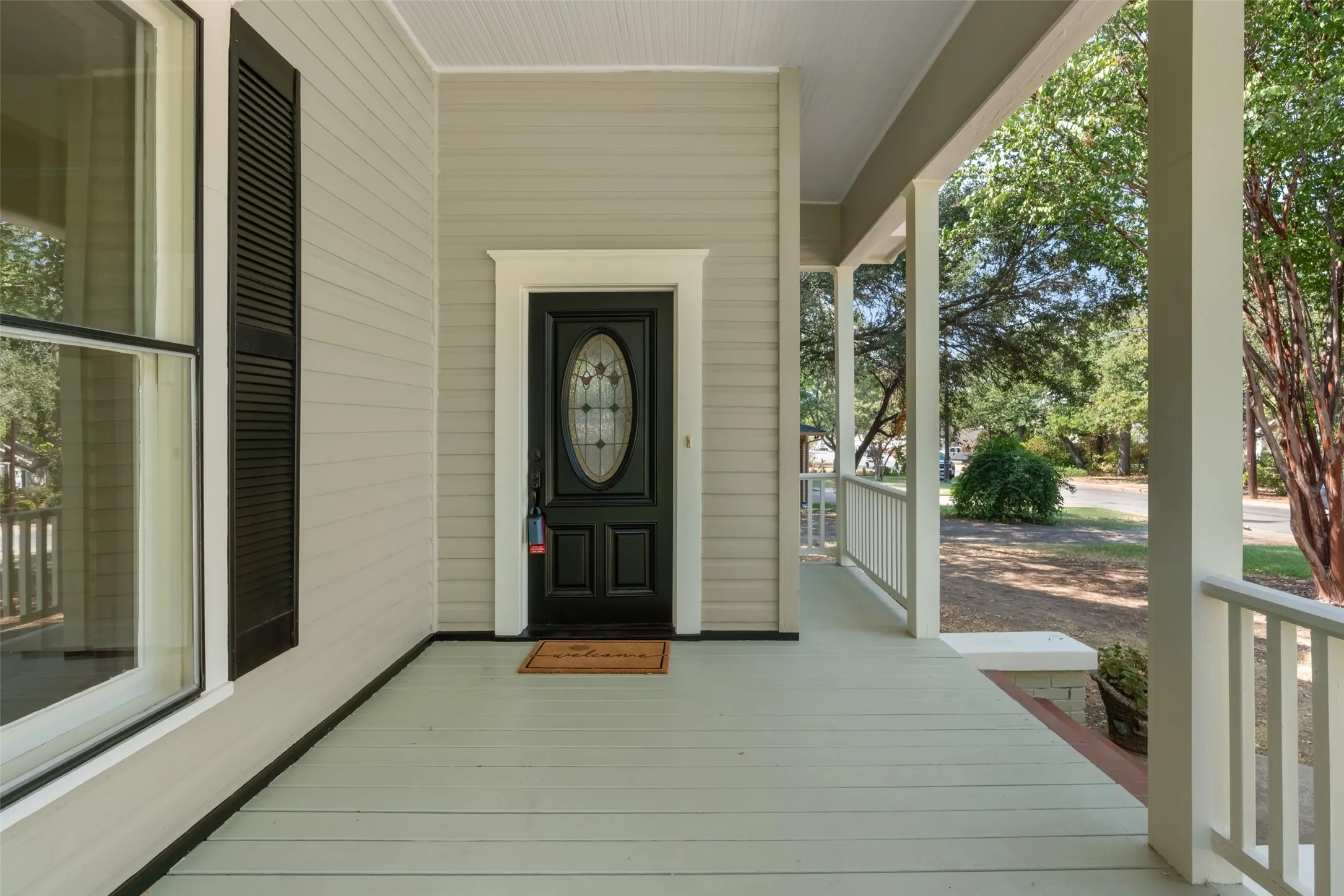 Single Family Residence For Sale in Parker County , 206 E Josephine Street, Weatherford, Texas 76086, 3 Bedroom, 2 Bathroom, 1 Garage spaces, 2,075 Sqft, built in 1902, mls#21387263, Real Estate Agent in Weatherford, Homes For Sale in Parker county, Homes For Sale in Weatherford, Realtor in Weatherford Texas, Real Estate Brokerage Independent Realty Texas, Luminita Cordes Realtor