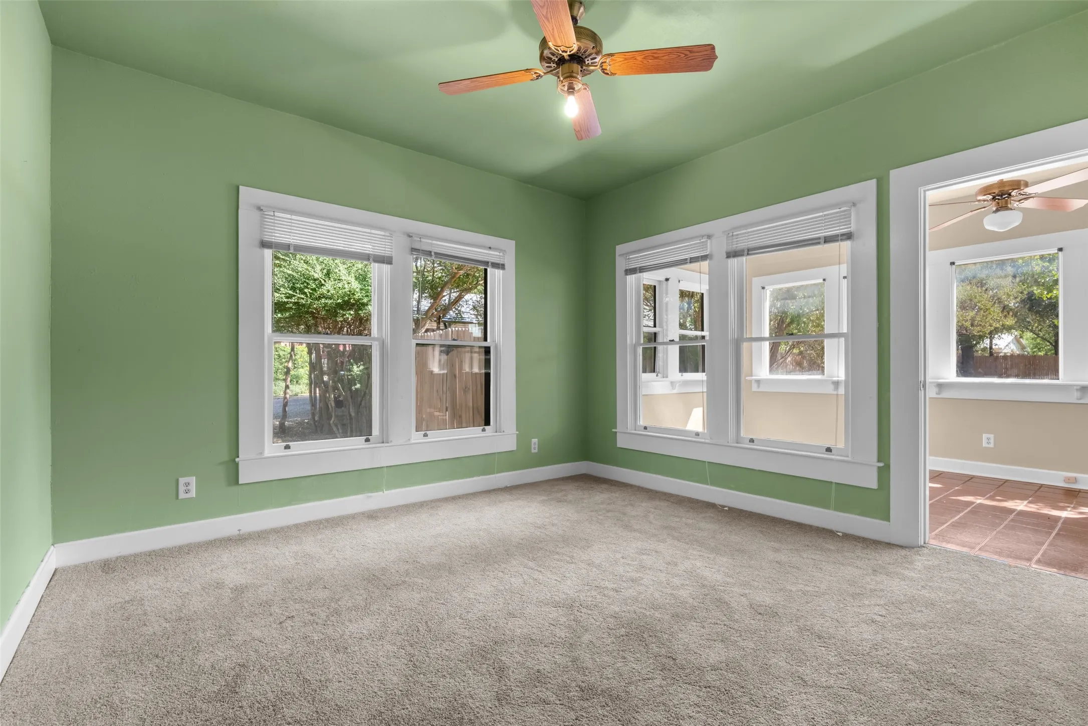 Single Family Residence For Sale in Parker County , 206 E Josephine Street, Weatherford, Texas 76086, 3 Bedroom, 2 Bathroom, 1 Garage spaces, 2,075 Sqft, built in 1902, mls#21387263, Real Estate Agent in Weatherford, Homes For Sale in Parker county, Homes For Sale in Weatherford, Realtor in Weatherford Texas, Real Estate Brokerage Independent Realty Texas, Luminita Cordes Realtor