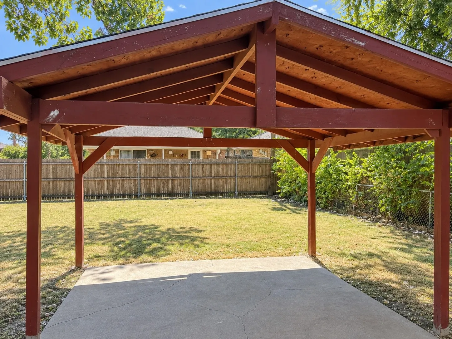 Single Family Residence For Rent in Dallas County , 133 Baron Place, Grand Prairie, Texas 75051, 3 Bedroom, 2 Bathroom, 2 Garage spaces, 1,153 Sqft, built in 1960, mls#21382531, Real Estate Agent in Grand Prairie, Homes For Rent in Dallas county, Homes For Rent in Grand Prairie, Realtor in Grand Prairie Texas, Real Estate Brokerage Independent Realty Texas, Luminita Cordes Realtor