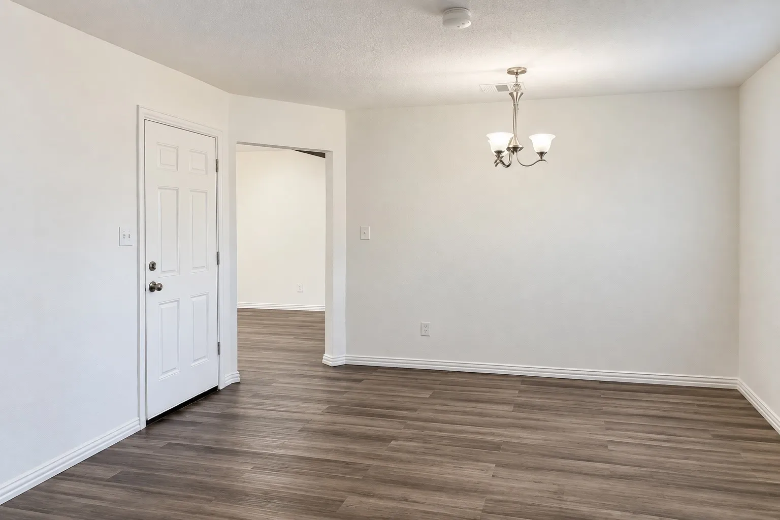Single Family Residence For Rent in Dallas County , 133 Baron Place, Grand Prairie, Texas 75051, 3 Bedroom, 2 Bathroom, 2 Garage spaces, 1,153 Sqft, built in 1960, mls#21382531, Real Estate Agent in Grand Prairie, Homes For Rent in Dallas county, Homes For Rent in Grand Prairie, Realtor in Grand Prairie Texas, Real Estate Brokerage Independent Realty Texas, Luminita Cordes Realtor