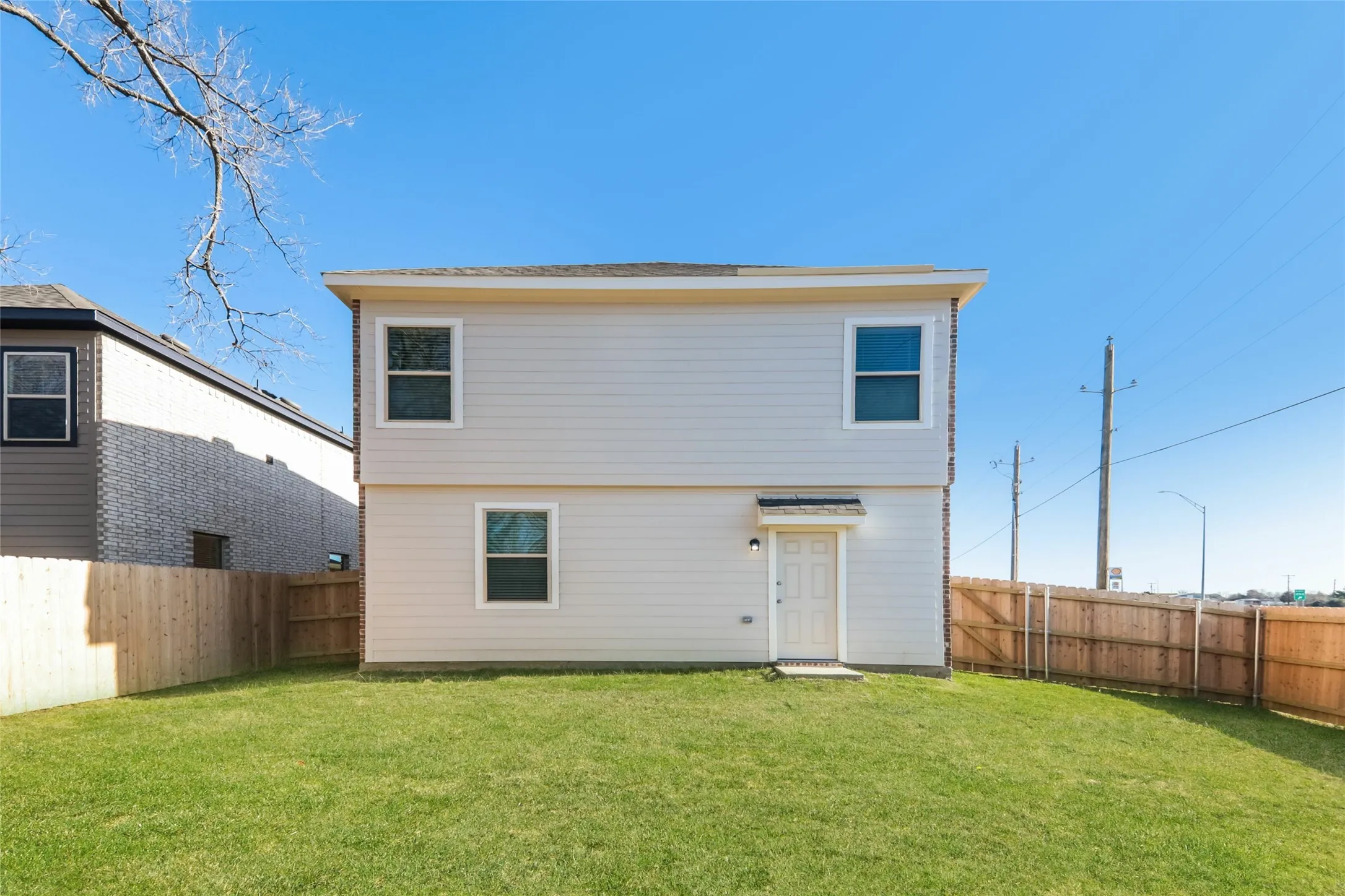 Single Family Residence For Rent in Ellis County , 1300 Ester Lane, Ennis, Texas 75119, 4 Bedroom, 3 Bathroom, 2 Garage spaces, 1,644 Sqft, built in 2024, mls#21387264, Real Estate Agent in Ennis, Homes For Rent in Ellis county, Homes For Rent in Ennis, Realtor in Ennis Texas, Real Estate Brokerage Independent Realty Texas, Luminita Cordes Realtor