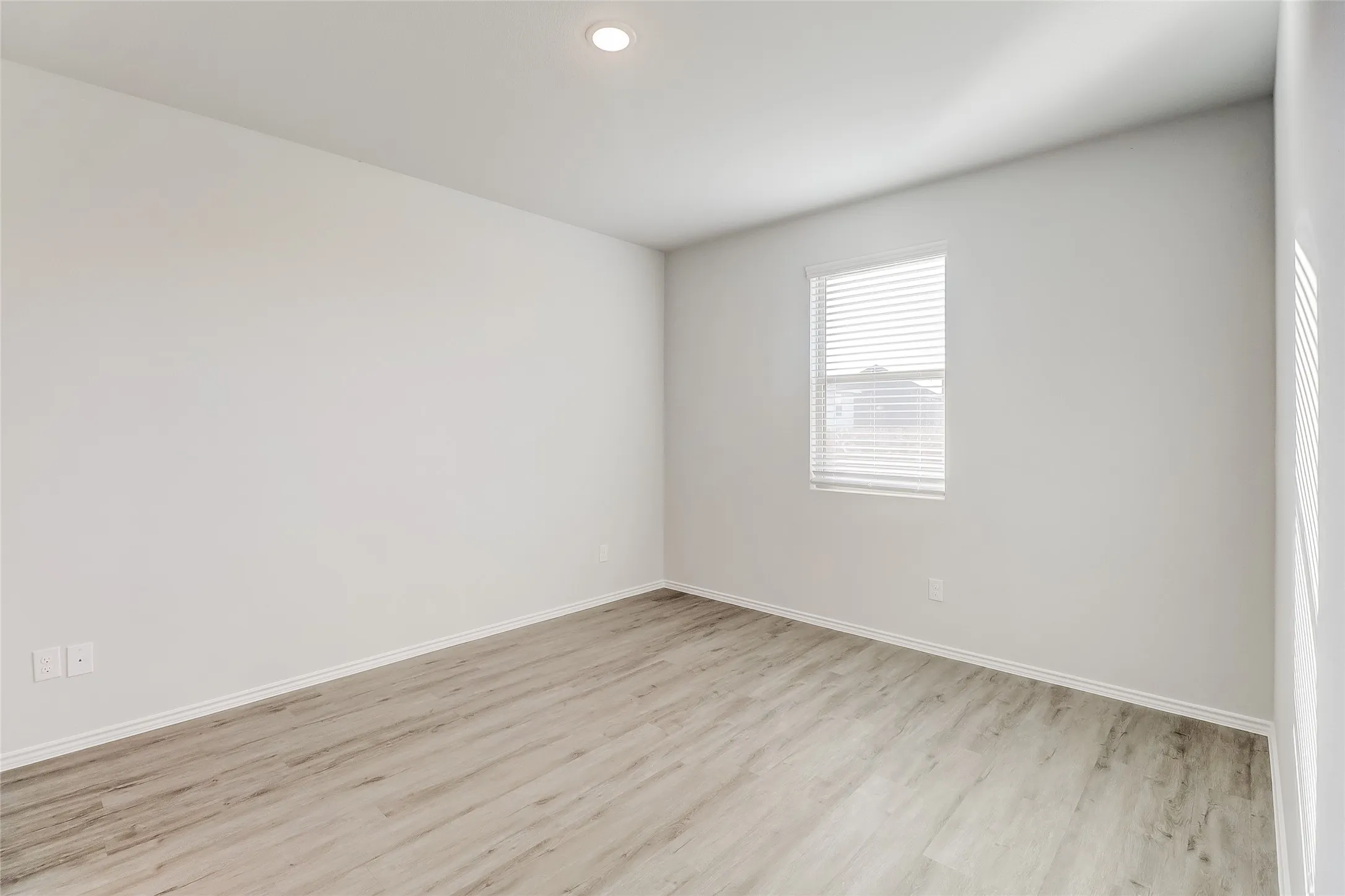 Single Family Residence For Rent in Ellis County , 1300 Ester Lane, Ennis, Texas 75119, 4 Bedroom, 3 Bathroom, 2 Garage spaces, 1,644 Sqft, built in 2024, mls#21387264, Real Estate Agent in Ennis, Homes For Rent in Ellis county, Homes For Rent in Ennis, Realtor in Ennis Texas, Real Estate Brokerage Independent Realty Texas, Luminita Cordes Realtor