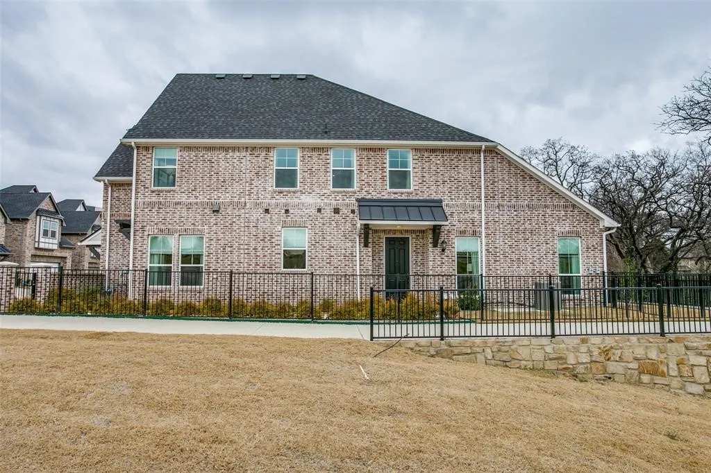 Townhouse For Rent in Denton County , 100 Claire Drive, Trophy Club, Texas 76262, 3 Bedroom, 3 Bathroom, 2 Garage spaces, 2,316 Sqft, built in 2019, mls#21385901, Real Estate Agent in Trophy Club, Homes For Rent in Denton county, Homes For Rent in Trophy Club, Realtor in Trophy Club Texas, Real Estate Brokerage Independent Realty Texas, Luminita Cordes Realtor