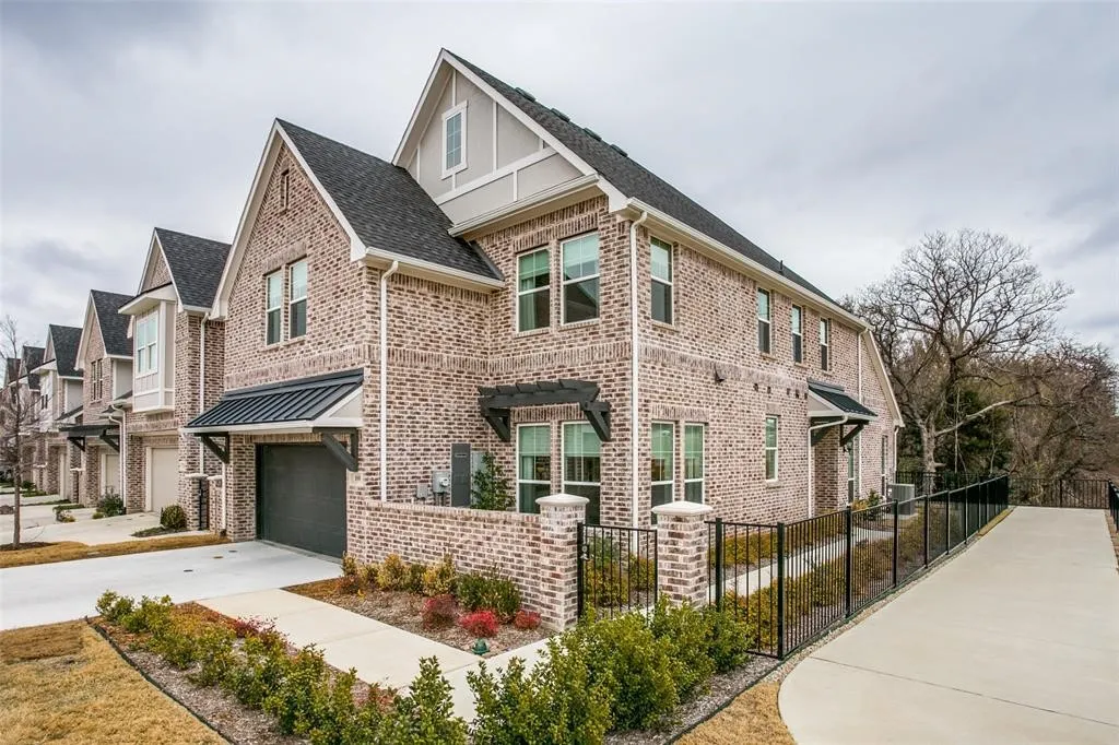 Townhouse For Rent in Denton County , 100 Claire Drive, Trophy Club, Texas 76262, 3 Bedroom, 3 Bathroom, 2 Garage spaces, 2,316 Sqft, built in 2019, mls#21385901, Real Estate Agent in Trophy Club, Homes For Rent in Denton county, Homes For Rent in Trophy Club, Realtor in Trophy Club Texas, Real Estate Brokerage Independent Realty Texas, Luminita Cordes Realtor