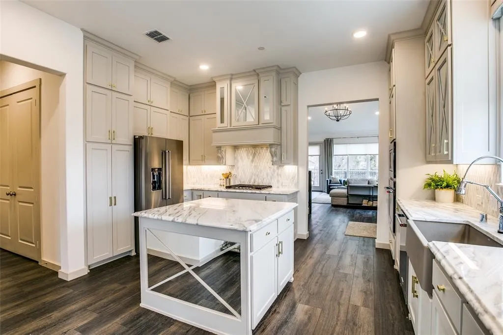 Townhouse For Rent in Denton County , 100 Claire Drive, Trophy Club, Texas 76262, 3 Bedroom, 3 Bathroom, 2 Garage spaces, 2,316 Sqft, built in 2019, mls#21385901, Real Estate Agent in Trophy Club, Homes For Rent in Denton county, Homes For Rent in Trophy Club, Realtor in Trophy Club Texas, Real Estate Brokerage Independent Realty Texas, Luminita Cordes Realtor