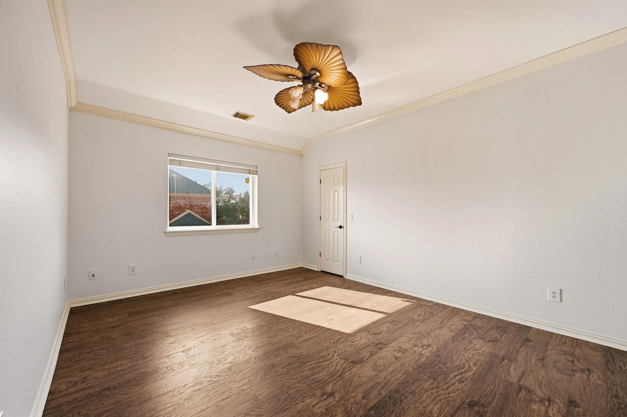 Single Family Residence For Sale in Tarrant County , 1720 Water Lily Drive, Southlake, Texas 76092, 5 Bedroom, 4 Bathroom, 2 Garage spaces, 4,802 Sqft, built in 1997, mls#21386567, Real Estate Agent in Southlake, Homes For Sale in Tarrant county, Homes For Sale in Southlake, Realtor in Southlake Texas, Real Estate Brokerage Independent Realty Texas, Luminita Cordes Realtor