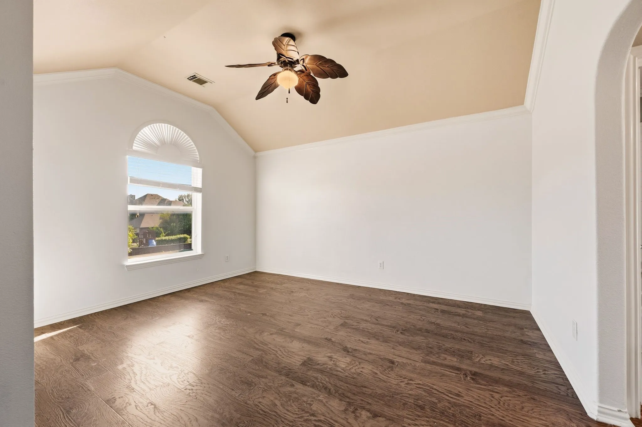 Single Family Residence For Sale in Tarrant County , 1720 Water Lily Drive, Southlake, Texas 76092, 5 Bedroom, 4 Bathroom, 2 Garage spaces, 4,802 Sqft, built in 1997, mls#21386567, Real Estate Agent in Southlake, Homes For Sale in Tarrant county, Homes For Sale in Southlake, Realtor in Southlake Texas, Real Estate Brokerage Independent Realty Texas, Luminita Cordes Realtor