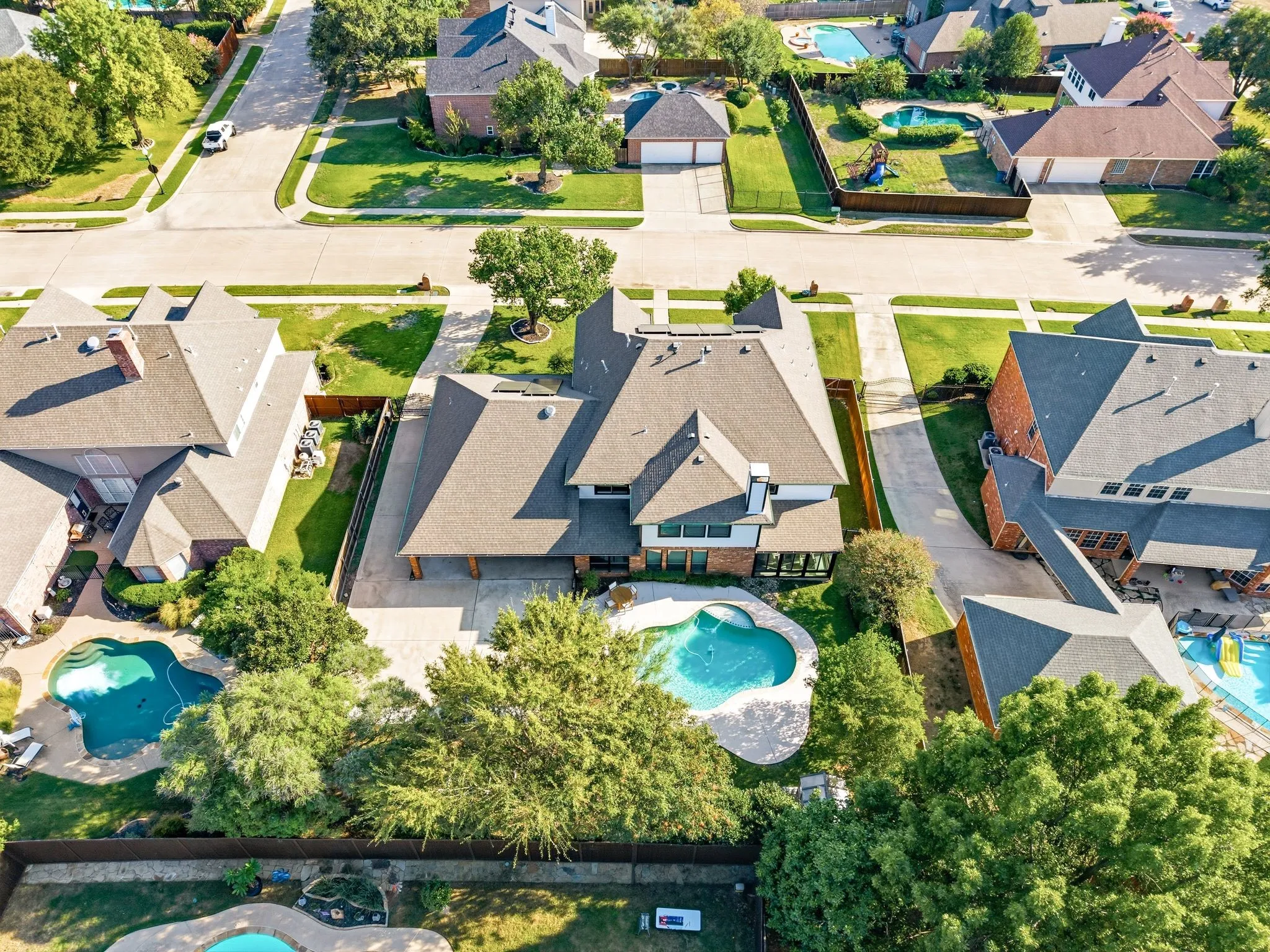 Single Family Residence For Sale in Tarrant County , 1720 Water Lily Drive, Southlake, Texas 76092, 5 Bedroom, 4 Bathroom, 2 Garage spaces, 4,802 Sqft, built in 1997, mls#21386567, Real Estate Agent in Southlake, Homes For Sale in Tarrant county, Homes For Sale in Southlake, Realtor in Southlake Texas, Real Estate Brokerage Independent Realty Texas, Luminita Cordes Realtor