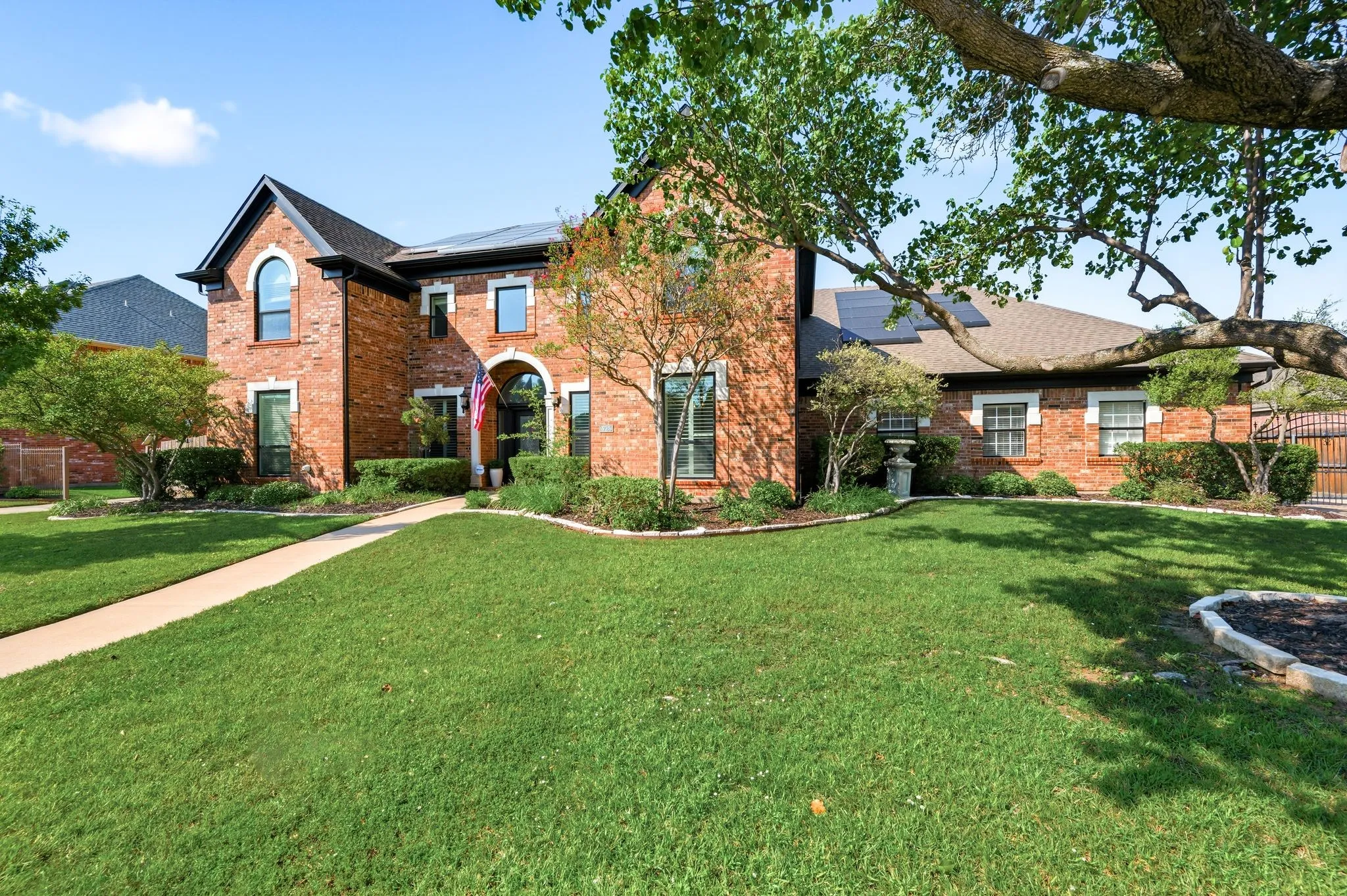Single Family Residence For Sale in Tarrant County , 1720 Water Lily Drive, Southlake, Texas 76092, 5 Bedroom, 4 Bathroom, 2 Garage spaces, 4,802 Sqft, built in 1997, mls#21386567, Real Estate Agent in Southlake, Homes For Sale in Tarrant county, Homes For Sale in Southlake, Realtor in Southlake Texas, Real Estate Brokerage Independent Realty Texas, Luminita Cordes Realtor