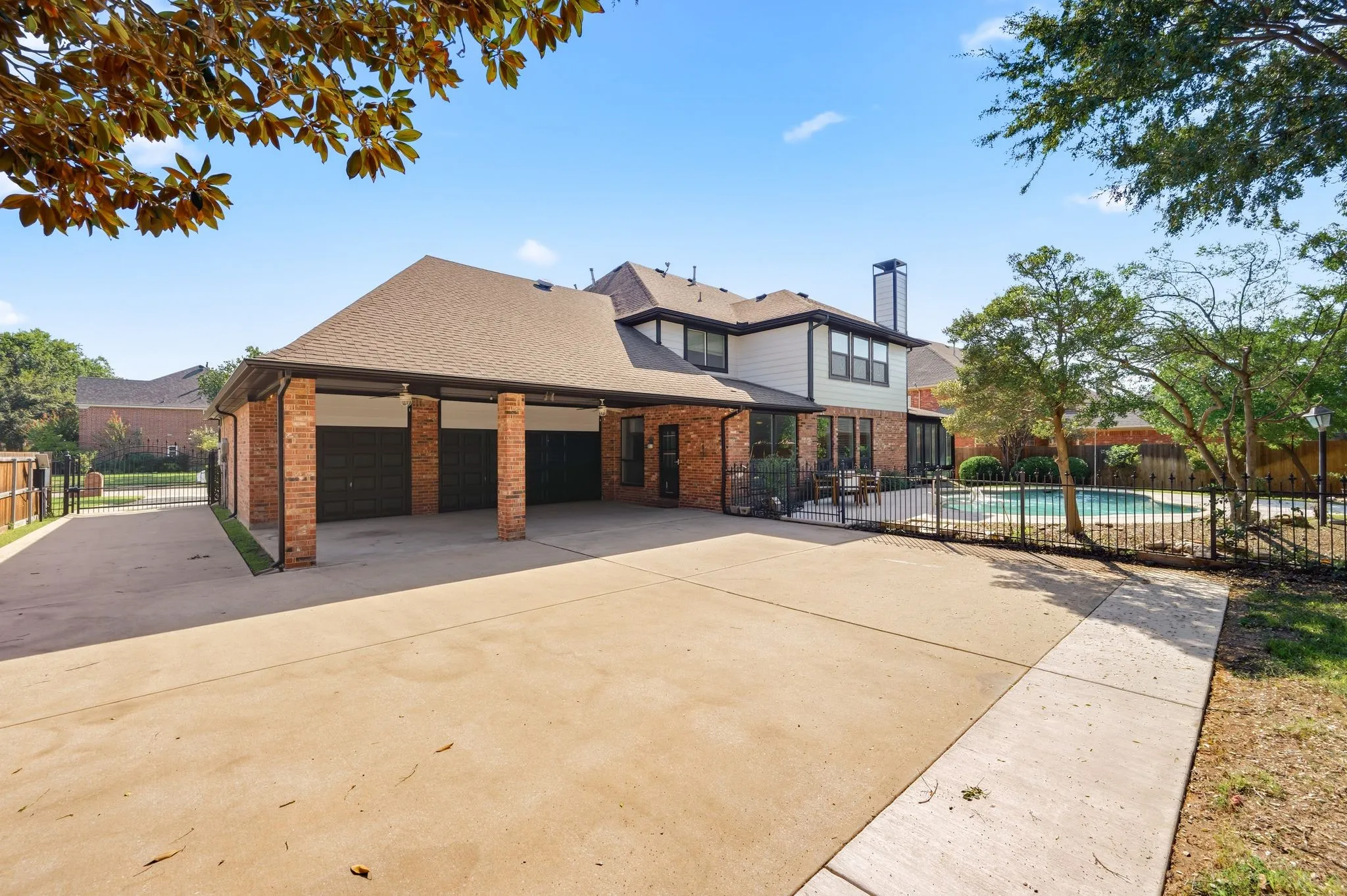Single Family Residence For Sale in Tarrant County , 1720 Water Lily Drive, Southlake, Texas 76092, 5 Bedroom, 4 Bathroom, 2 Garage spaces, 4,802 Sqft, built in 1997, mls#21386567, Real Estate Agent in Southlake, Homes For Sale in Tarrant county, Homes For Sale in Southlake, Realtor in Southlake Texas, Real Estate Brokerage Independent Realty Texas, Luminita Cordes Realtor