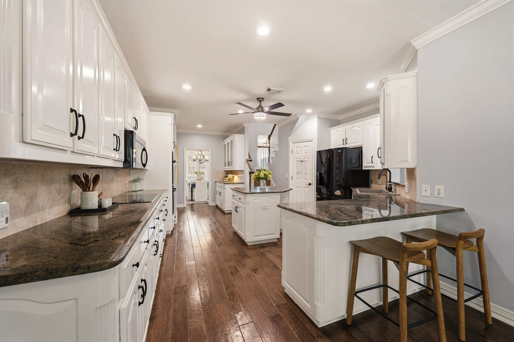 Single Family Residence For Sale in Tarrant County , 1720 Water Lily Drive, Southlake, Texas 76092, 5 Bedroom, 4 Bathroom, 2 Garage spaces, 4,802 Sqft, built in 1997, mls#21386567, Real Estate Agent in Southlake, Homes For Sale in Tarrant county, Homes For Sale in Southlake, Realtor in Southlake Texas, Real Estate Brokerage Independent Realty Texas, Luminita Cordes Realtor