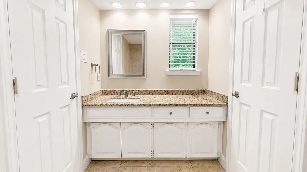 Full size sink for each side of the Jack and Jill bath.