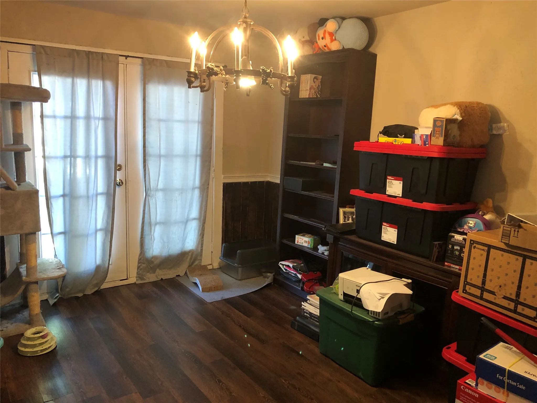 Single Family Residence For Sale in Montague County , 404 N Mill Street, Bowie, Texas 76230, 3 Bedroom, 2 Bathroom, 1 Garage spaces, 1,182 Sqft, built in 1935, mls#21387272, Real Estate Agent in Bowie, Homes For Sale in Montague county, Homes For Sale in Bowie, Realtor in Bowie Texas, Real Estate Brokerage Independent Realty Texas, Luminita Cordes Realtor