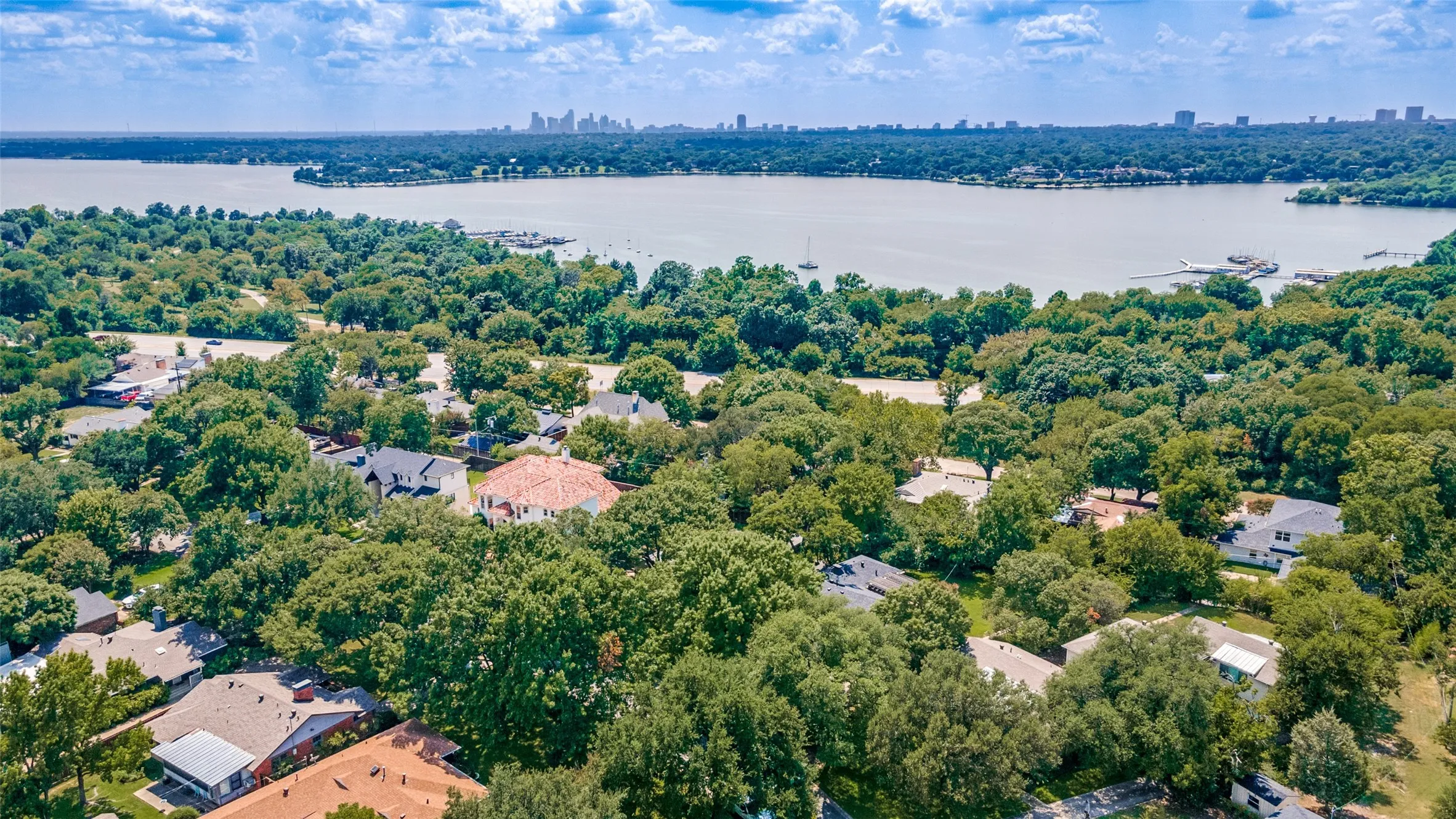 Single Family Residence For Rent in Dallas County , 519 Northlake Drive, Dallas, Texas 75218, 3 Bedroom, 2 Bathroom, 2 Garage spaces, 2,054 Sqft, built in 1948, mls#21384564, Real Estate Agent in Dallas, Homes For Rent in Dallas county, Homes For Rent in Dallas, Realtor in Dallas Texas, Real Estate Brokerage Independent Realty Texas, Luminita Cordes Realtor