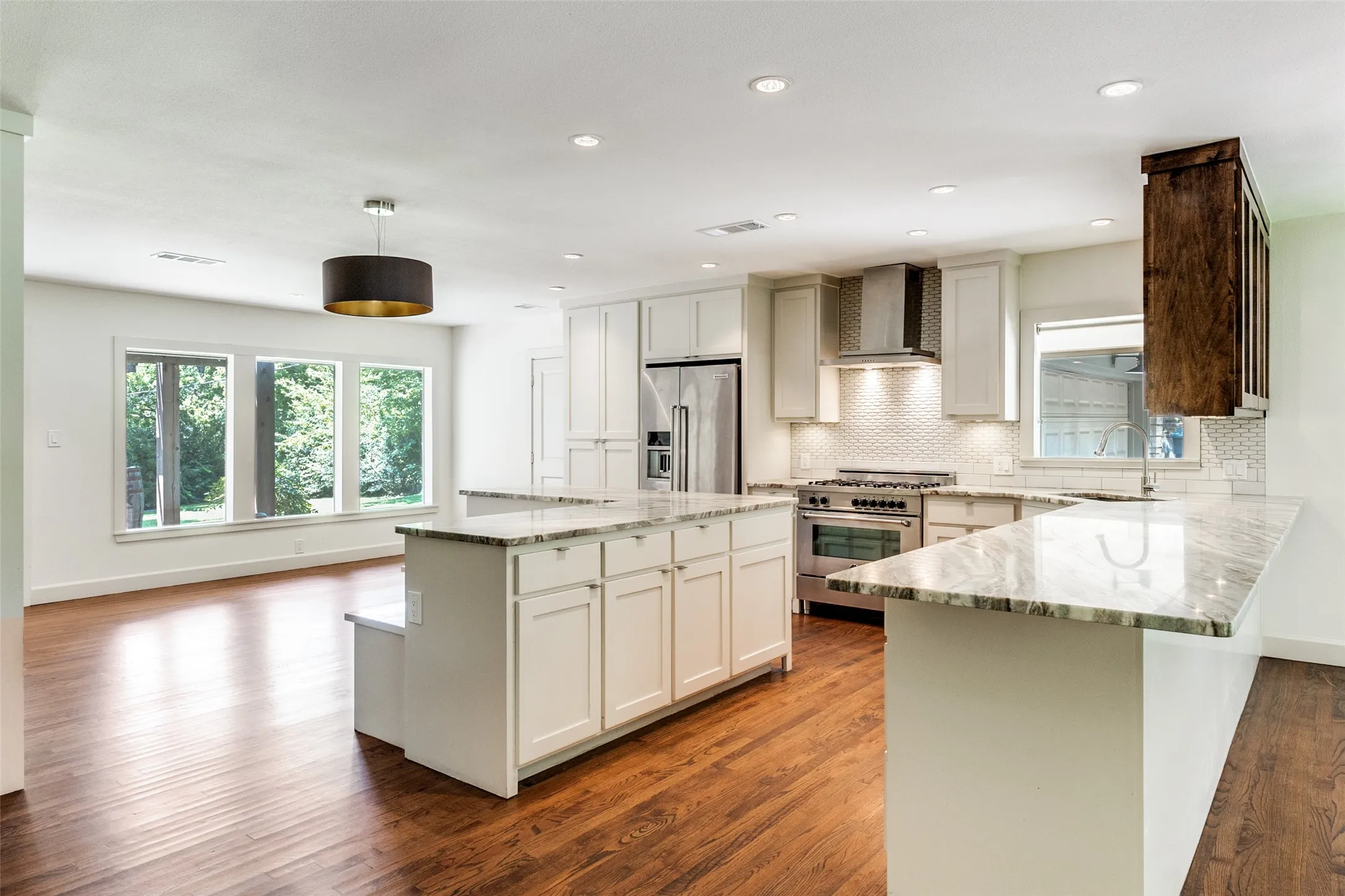 Single Family Residence For Rent in Dallas County , 519 Northlake Drive, Dallas, Texas 75218, 3 Bedroom, 2 Bathroom, 2 Garage spaces, 2,054 Sqft, built in 1948, mls#21384564, Real Estate Agent in Dallas, Homes For Rent in Dallas county, Homes For Rent in Dallas, Realtor in Dallas Texas, Real Estate Brokerage Independent Realty Texas, Luminita Cordes Realtor