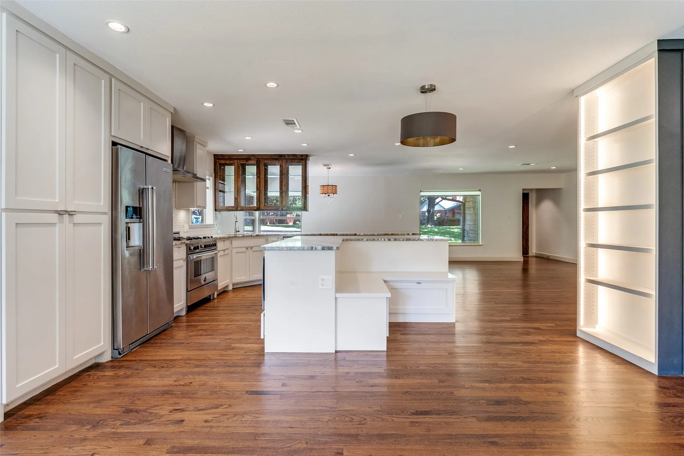 Single Family Residence For Rent in Dallas County , 519 Northlake Drive, Dallas, Texas 75218, 3 Bedroom, 2 Bathroom, 2 Garage spaces, 2,054 Sqft, built in 1948, mls#21384564, Real Estate Agent in Dallas, Homes For Rent in Dallas county, Homes For Rent in Dallas, Realtor in Dallas Texas, Real Estate Brokerage Independent Realty Texas, Luminita Cordes Realtor