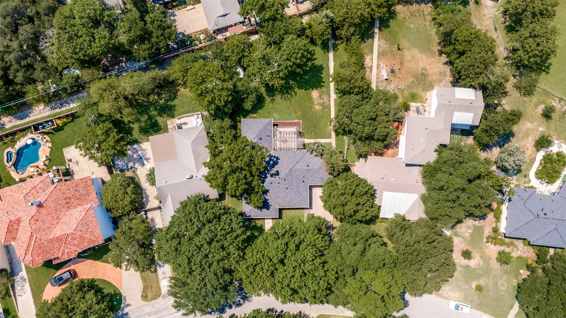 Single Family Residence For Rent in Dallas County , 519 Northlake Drive, Dallas, Texas 75218, 3 Bedroom, 2 Bathroom, 2 Garage spaces, 2,054 Sqft, built in 1948, mls#21384564, Real Estate Agent in Dallas, Homes For Rent in Dallas county, Homes For Rent in Dallas, Realtor in Dallas Texas, Real Estate Brokerage Independent Realty Texas, Luminita Cordes Realtor