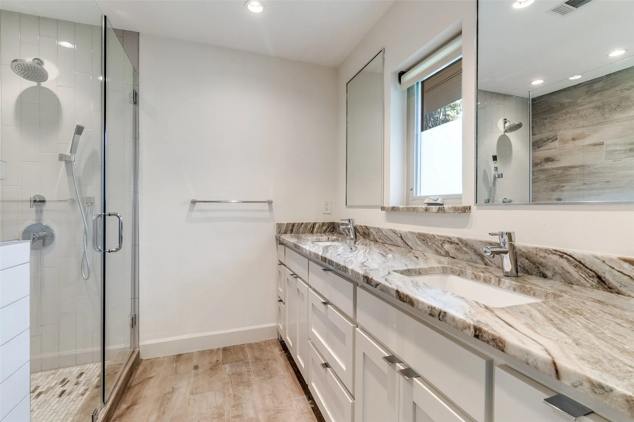 Single Family Residence For Rent in Dallas County , 519 Northlake Drive, Dallas, Texas 75218, 3 Bedroom, 2 Bathroom, 2 Garage spaces, 2,054 Sqft, built in 1948, mls#21384564, Real Estate Agent in Dallas, Homes For Rent in Dallas county, Homes For Rent in Dallas, Realtor in Dallas Texas, Real Estate Brokerage Independent Realty Texas, Luminita Cordes Realtor