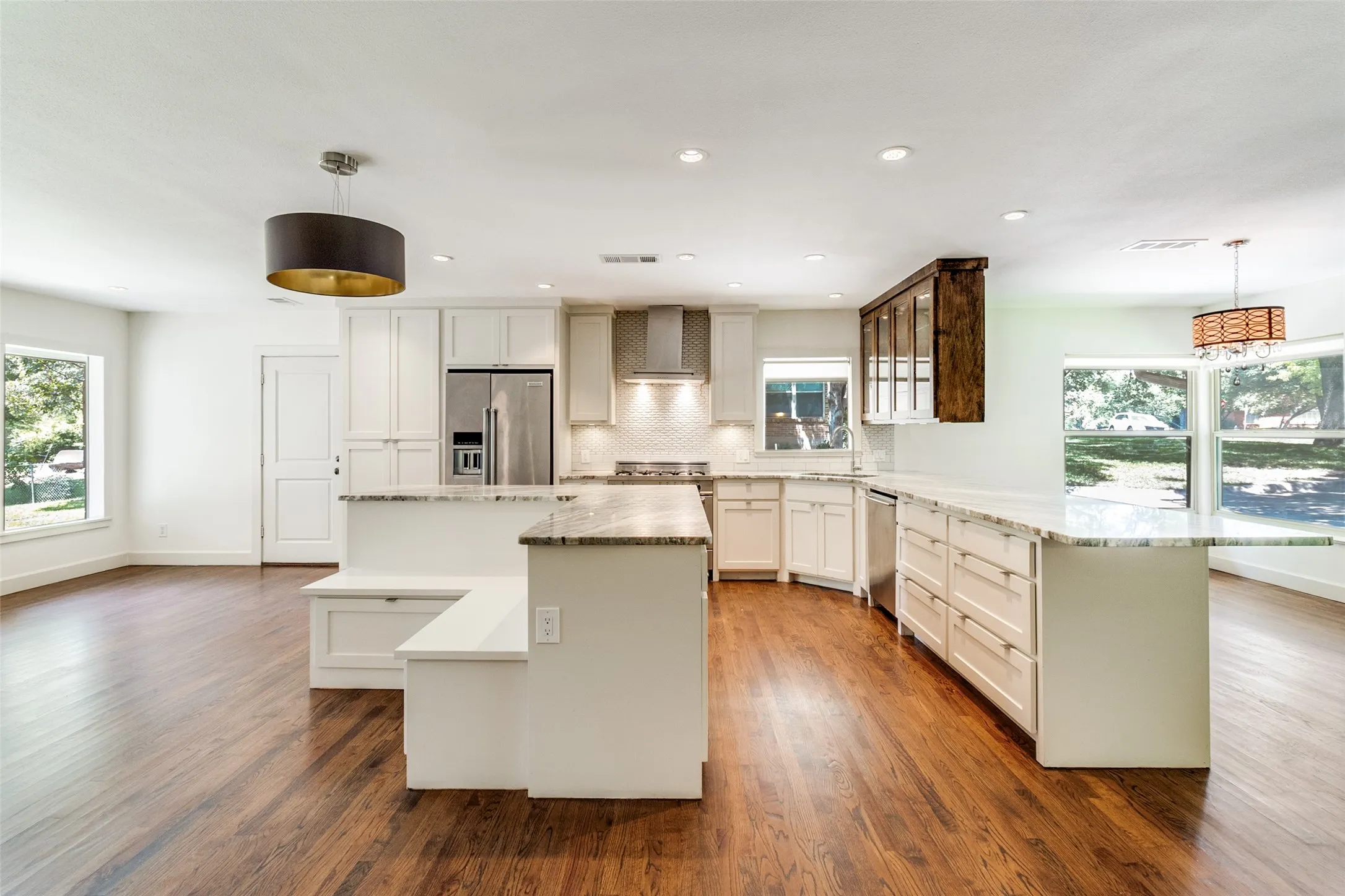 Single Family Residence For Rent in Dallas County , 519 Northlake Drive, Dallas, Texas 75218, 3 Bedroom, 2 Bathroom, 2 Garage spaces, 2,054 Sqft, built in 1948, mls#21384564, Real Estate Agent in Dallas, Homes For Rent in Dallas county, Homes For Rent in Dallas, Realtor in Dallas Texas, Real Estate Brokerage Independent Realty Texas, Luminita Cordes Realtor