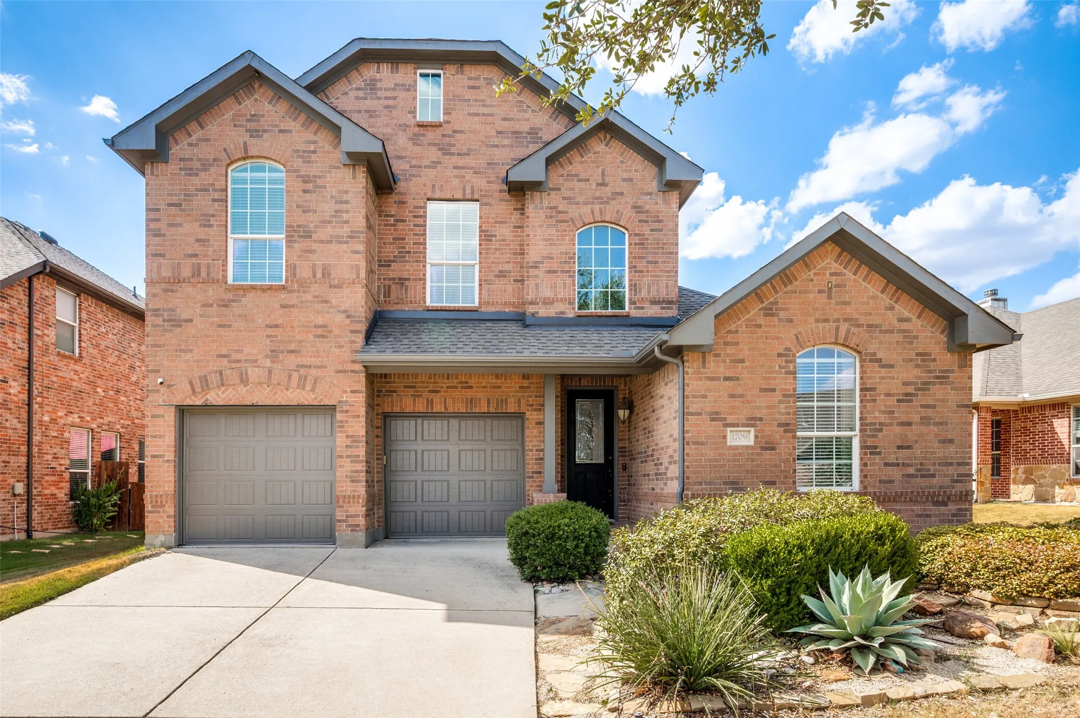 Single Family Residence For Sale in Denton County , 1709 Tahoe Trail, Prosper, Texas 75078, 4 Bedroom, 3 Bathroom, 2 Garage spaces, 2,889 Sqft, built in 2007, mls#21387278, Real Estate Agent in Prosper, Homes For Sale in Denton county, Homes For Sale in Prosper, Realtor in Prosper Texas, Real Estate Brokerage Independent Realty Texas, Luminita Cordes Realtor