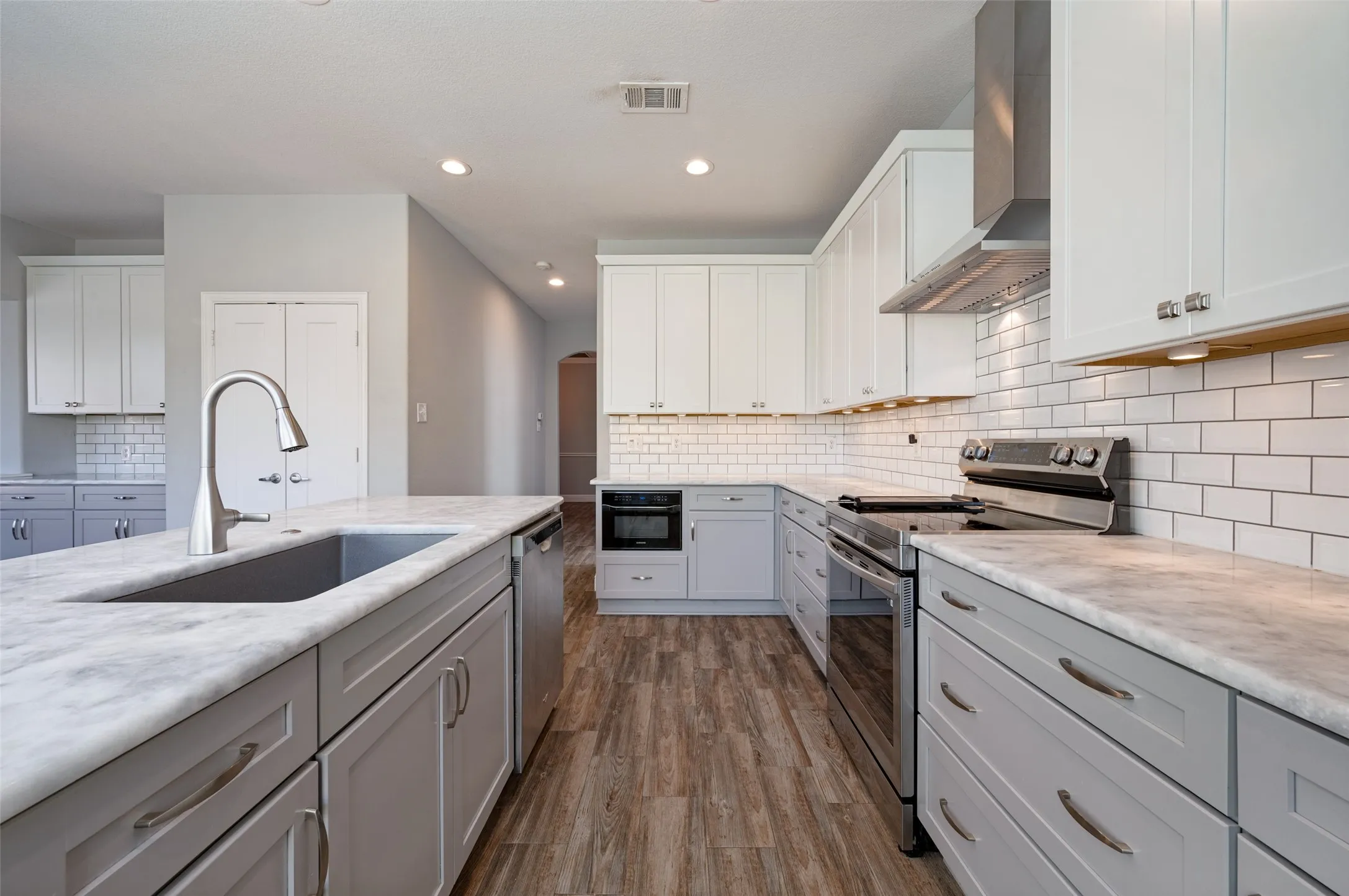 Single Family Residence For Sale in Denton County , 1709 Tahoe Trail, Prosper, Texas 75078, 4 Bedroom, 3 Bathroom, 2 Garage spaces, 2,889 Sqft, built in 2007, mls#21387278, Real Estate Agent in Prosper, Homes For Sale in Denton county, Homes For Sale in Prosper, Realtor in Prosper Texas, Real Estate Brokerage Independent Realty Texas, Luminita Cordes Realtor