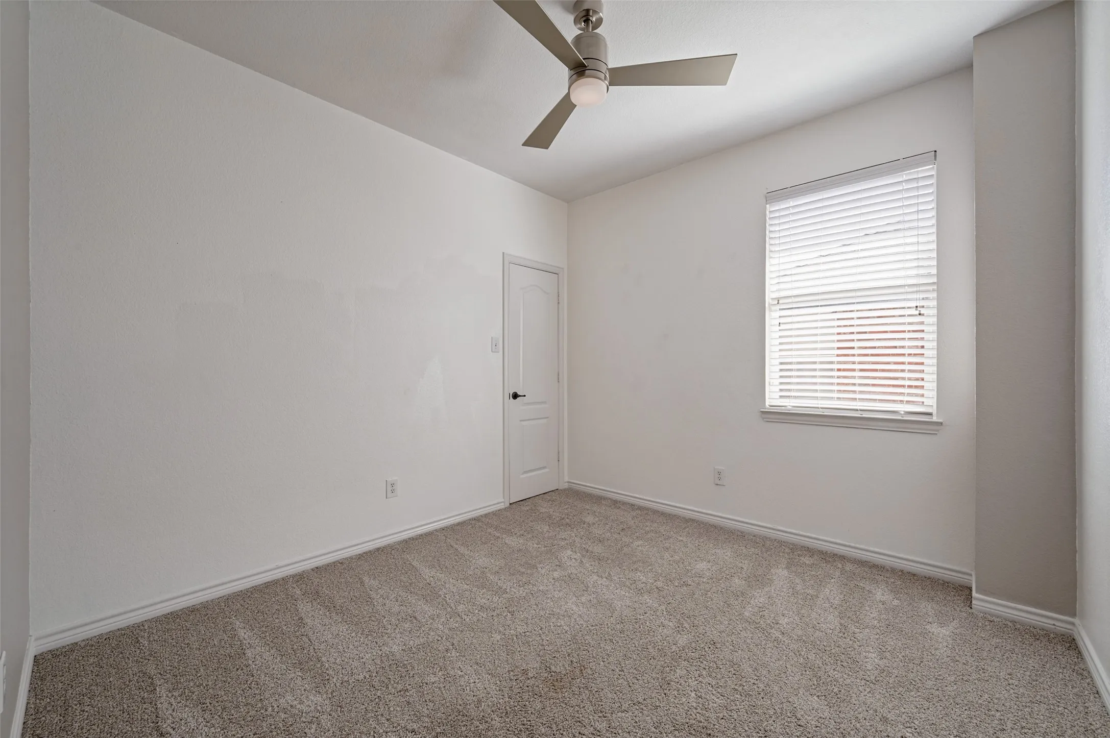 Single Family Residence For Sale in Denton County , 1709 Tahoe Trail, Prosper, Texas 75078, 4 Bedroom, 3 Bathroom, 2 Garage spaces, 2,889 Sqft, built in 2007, mls#21387278, Real Estate Agent in Prosper, Homes For Sale in Denton county, Homes For Sale in Prosper, Realtor in Prosper Texas, Real Estate Brokerage Independent Realty Texas, Luminita Cordes Realtor