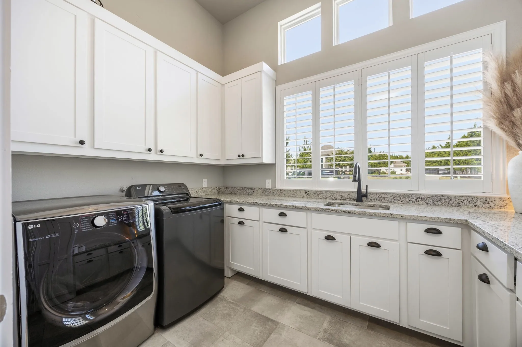 Single Family Residence For Sale in Rockwall County , 505 Shadow Wood Lane, Heath, Texas 75032, 4 Bedroom, 6 Bathroom, 3 Garage spaces, 3,604 Sqft, built in 2018, mls#21386576, Real Estate Agent in Heath, Homes For Sale in Rockwall county, Homes For Sale in Heath, Realtor in Heath Texas, Real Estate Brokerage Independent Realty Texas, Luminita Cordes Realtor