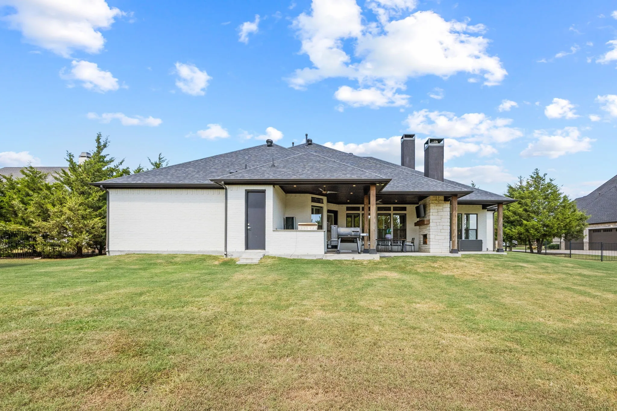 Single Family Residence For Sale in Rockwall County , 505 Shadow Wood Lane, Heath, Texas 75032, 4 Bedroom, 6 Bathroom, 3 Garage spaces, 3,604 Sqft, built in 2018, mls#21386576, Real Estate Agent in Heath, Homes For Sale in Rockwall county, Homes For Sale in Heath, Realtor in Heath Texas, Real Estate Brokerage Independent Realty Texas, Luminita Cordes Realtor
