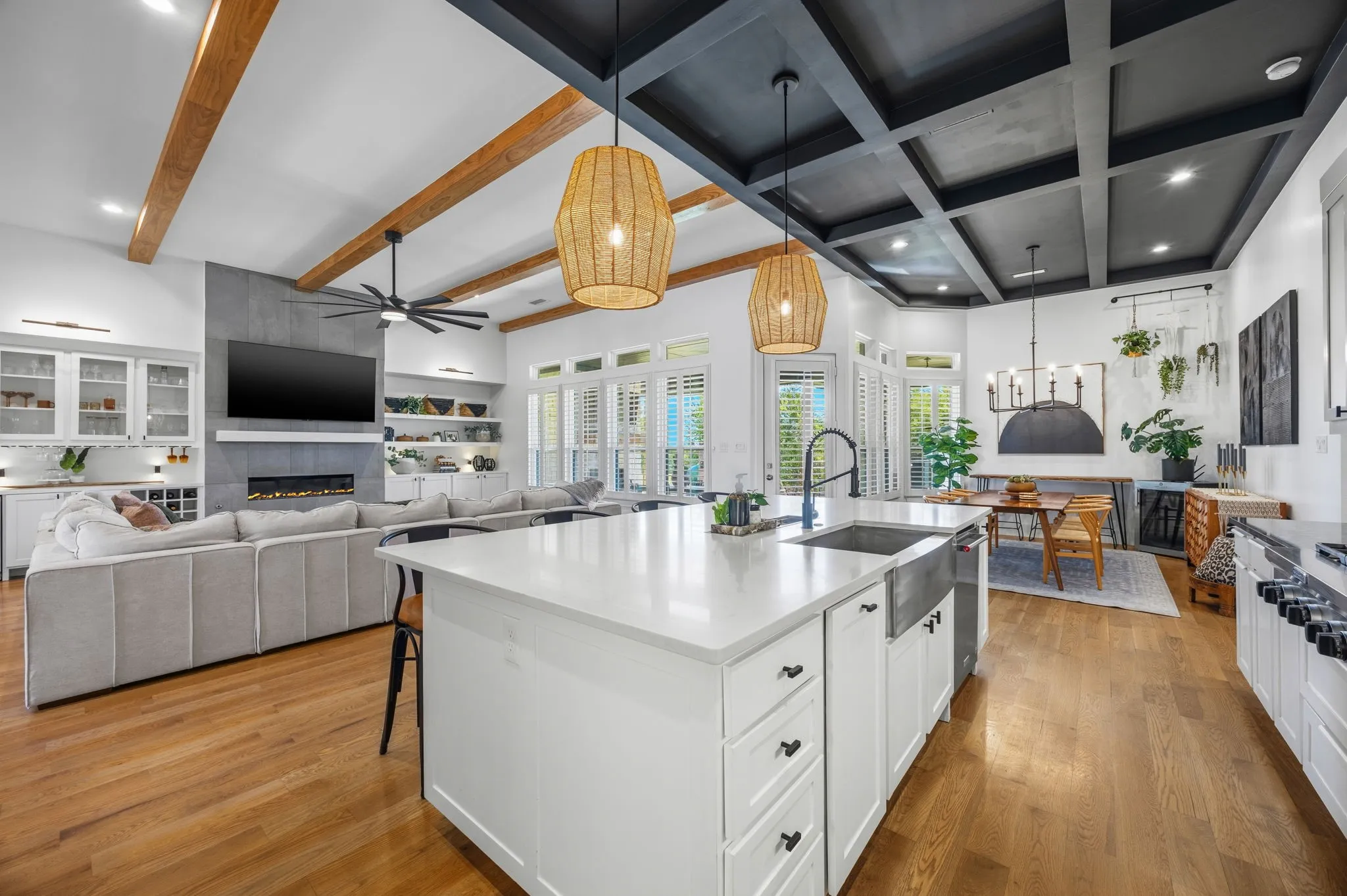 Single Family Residence For Sale in Rockwall County , 505 Shadow Wood Lane, Heath, Texas 75032, 4 Bedroom, 6 Bathroom, 3 Garage spaces, 3,604 Sqft, built in 2018, mls#21386576, Real Estate Agent in Heath, Homes For Sale in Rockwall county, Homes For Sale in Heath, Realtor in Heath Texas, Real Estate Brokerage Independent Realty Texas, Luminita Cordes Realtor