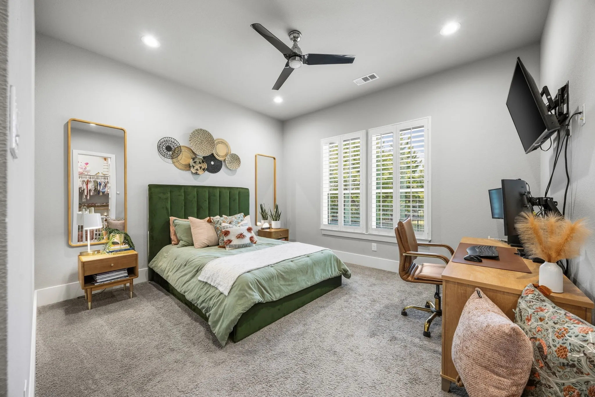Single Family Residence For Sale in Rockwall County , 505 Shadow Wood Lane, Heath, Texas 75032, 4 Bedroom, 6 Bathroom, 3 Garage spaces, 3,604 Sqft, built in 2018, mls#21386576, Real Estate Agent in Heath, Homes For Sale in Rockwall county, Homes For Sale in Heath, Realtor in Heath Texas, Real Estate Brokerage Independent Realty Texas, Luminita Cordes Realtor