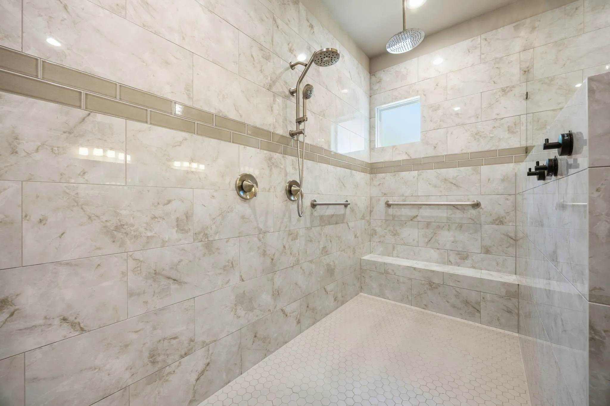 Single Family Residence For Sale in Rockwall County , 505 Shadow Wood Lane, Heath, Texas 75032, 4 Bedroom, 6 Bathroom, 3 Garage spaces, 3,604 Sqft, built in 2018, mls#21386576, Real Estate Agent in Heath, Homes For Sale in Rockwall county, Homes For Sale in Heath, Realtor in Heath Texas, Real Estate Brokerage Independent Realty Texas, Luminita Cordes Realtor