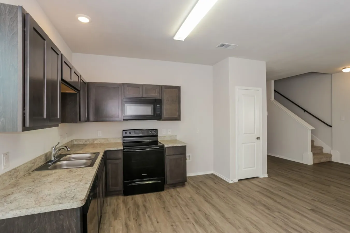Single Family Residence For Rent in Tarrant County , 5504 Calm Waters, Fort Worth, Texas 76119, 3 Bedroom, 3 Bathroom, 2 Garage spaces, 1,353 Sqft, built in 2022, mls#21387291, Real Estate Agent in Fort Worth, Homes For Rent in Tarrant county, Homes For Rent in Fort Worth, Realtor in Fort Worth Texas, Real Estate Brokerage Independent Realty Texas, Luminita Cordes Realtor