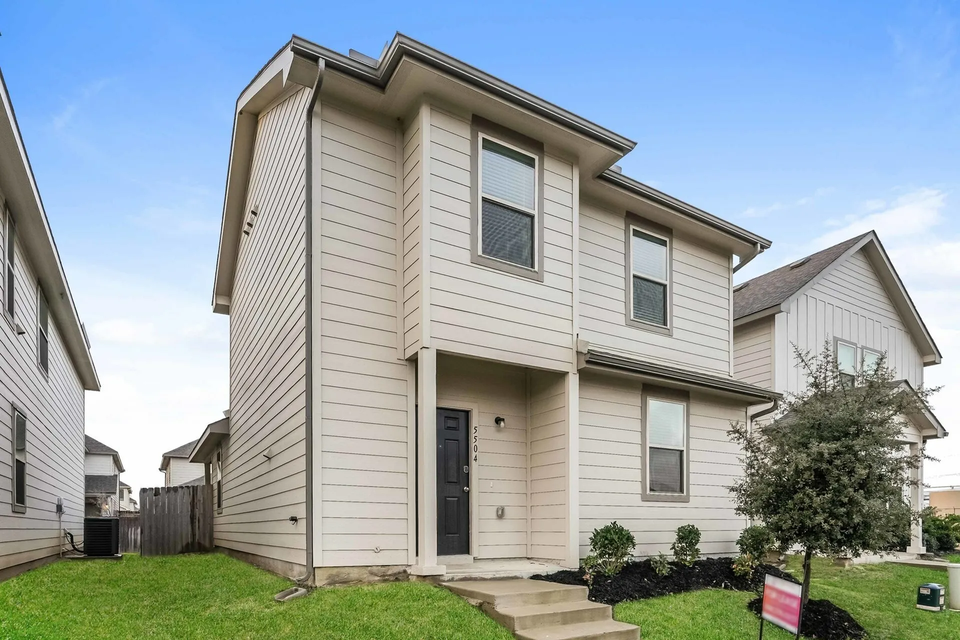 Single Family Residence For Rent in Tarrant County , 5504 Calm Waters, Fort Worth, Texas 76119, 3 Bedroom, 3 Bathroom, 2 Garage spaces, 1,353 Sqft, built in 2022, mls#21387291, Real Estate Agent in Fort Worth, Homes For Rent in Tarrant county, Homes For Rent in Fort Worth, Realtor in Fort Worth Texas, Real Estate Brokerage Independent Realty Texas, Luminita Cordes Realtor