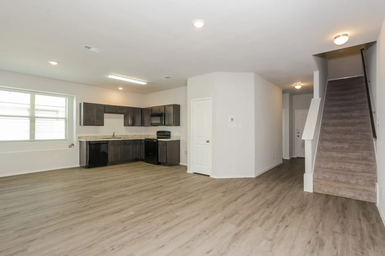 Single Family Residence For Rent in Tarrant County , 5504 Calm Waters, Fort Worth, Texas 76119, 3 Bedroom, 3 Bathroom, 2 Garage spaces, 1,353 Sqft, built in 2022, mls#21387291, Real Estate Agent in Fort Worth, Homes For Rent in Tarrant county, Homes For Rent in Fort Worth, Realtor in Fort Worth Texas, Real Estate Brokerage Independent Realty Texas, Luminita Cordes Realtor