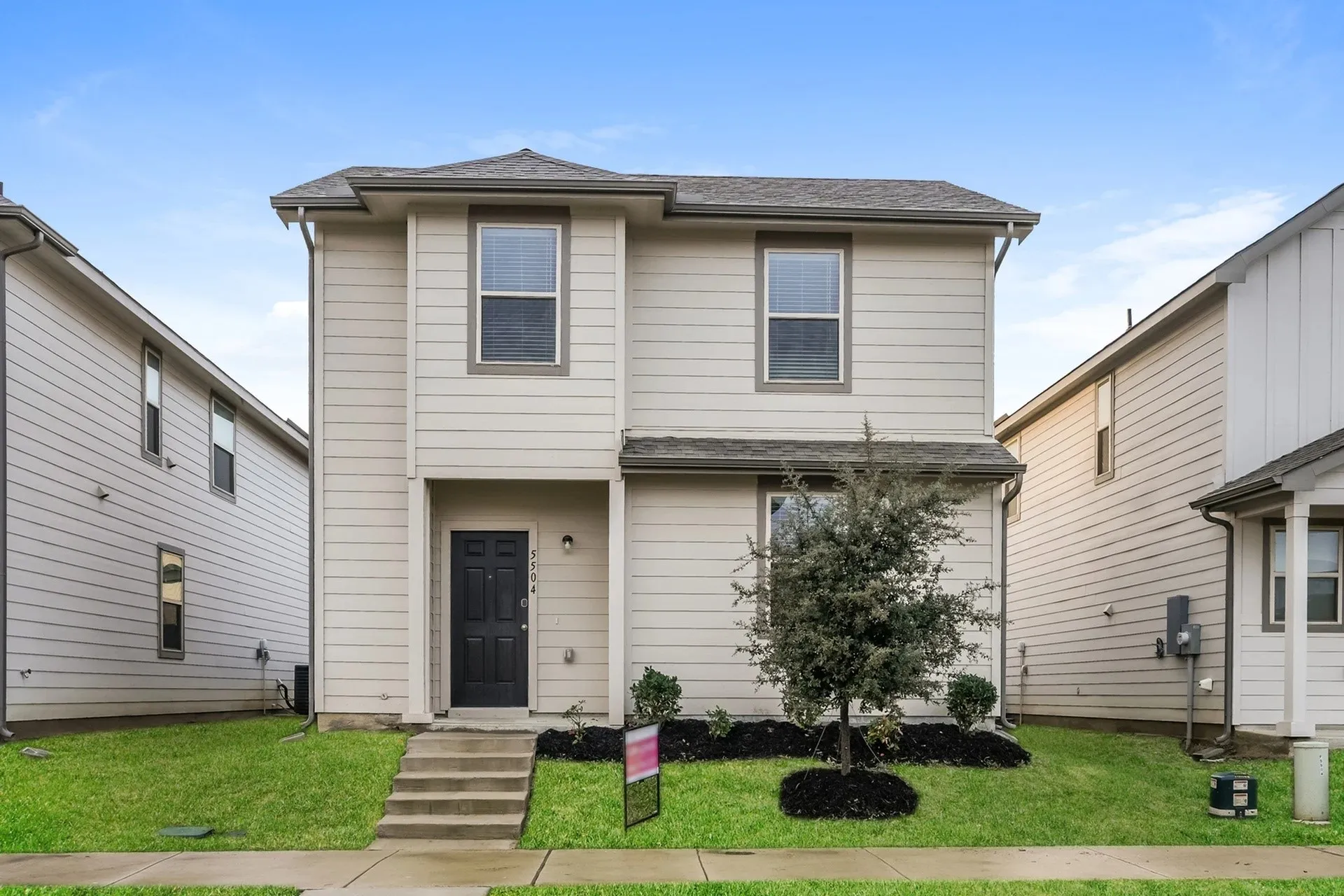 Single Family Residence For Rent in Tarrant County , 5504 Calm Waters, Fort Worth, Texas 76119, 3 Bedroom, 3 Bathroom, 2 Garage spaces, 1,353 Sqft, built in 2022, mls#21387291, Real Estate Agent in Fort Worth, Homes For Rent in Tarrant county, Homes For Rent in Fort Worth, Realtor in Fort Worth Texas, Real Estate Brokerage Independent Realty Texas, Luminita Cordes Realtor