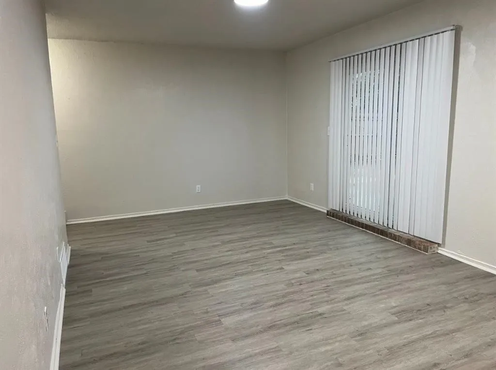 Duplex For Rent in Tarrant County , 5014 Inverness Avenue, Fort Worth, Texas 76132, 3 Bedroom, 2 Bathroom, 1 Garage spaces, 1,450 Sqft, built in 1971, mls#21387293, Real Estate Agent in Fort Worth, Homes For Rent in Tarrant county, Homes For Rent in Fort Worth, Realtor in Fort Worth Texas, Real Estate Brokerage Independent Realty Texas, Luminita Cordes Realtor