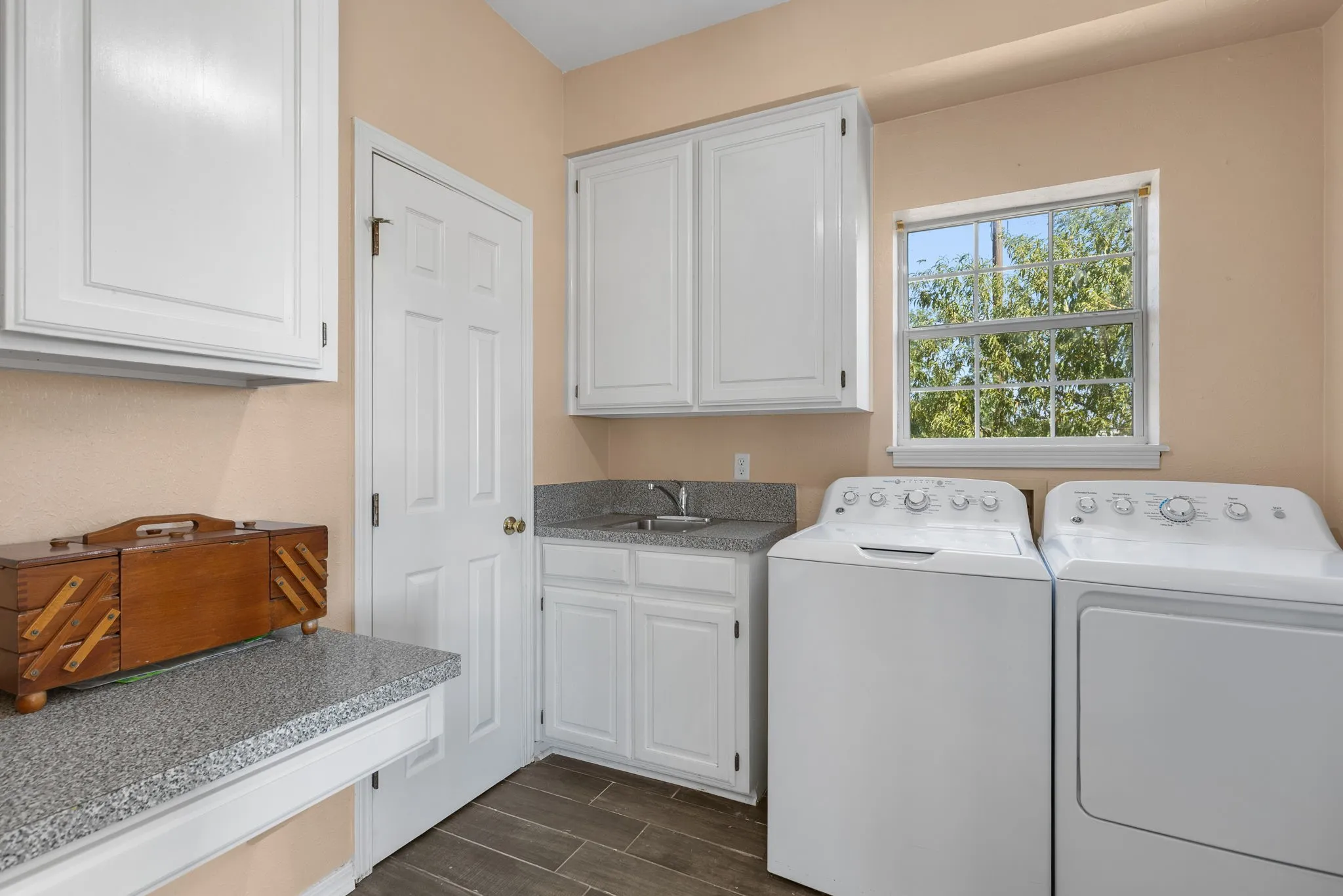 Single Family Residence For Sale in Wichita County , 2991 Bell Road S, Iowa Park, Texas 76367, 5 Bedroom, 5 Bathroom, 2 Garage spaces, 4,046 Sqft, built in 1993, mls#21382542, Real Estate Agent in Iowa Park, Homes For Sale in Wichita county, Homes For Sale in Iowa Park, Realtor in Iowa Park Texas, Real Estate Brokerage Independent Realty Texas, Luminita Cordes Realtor