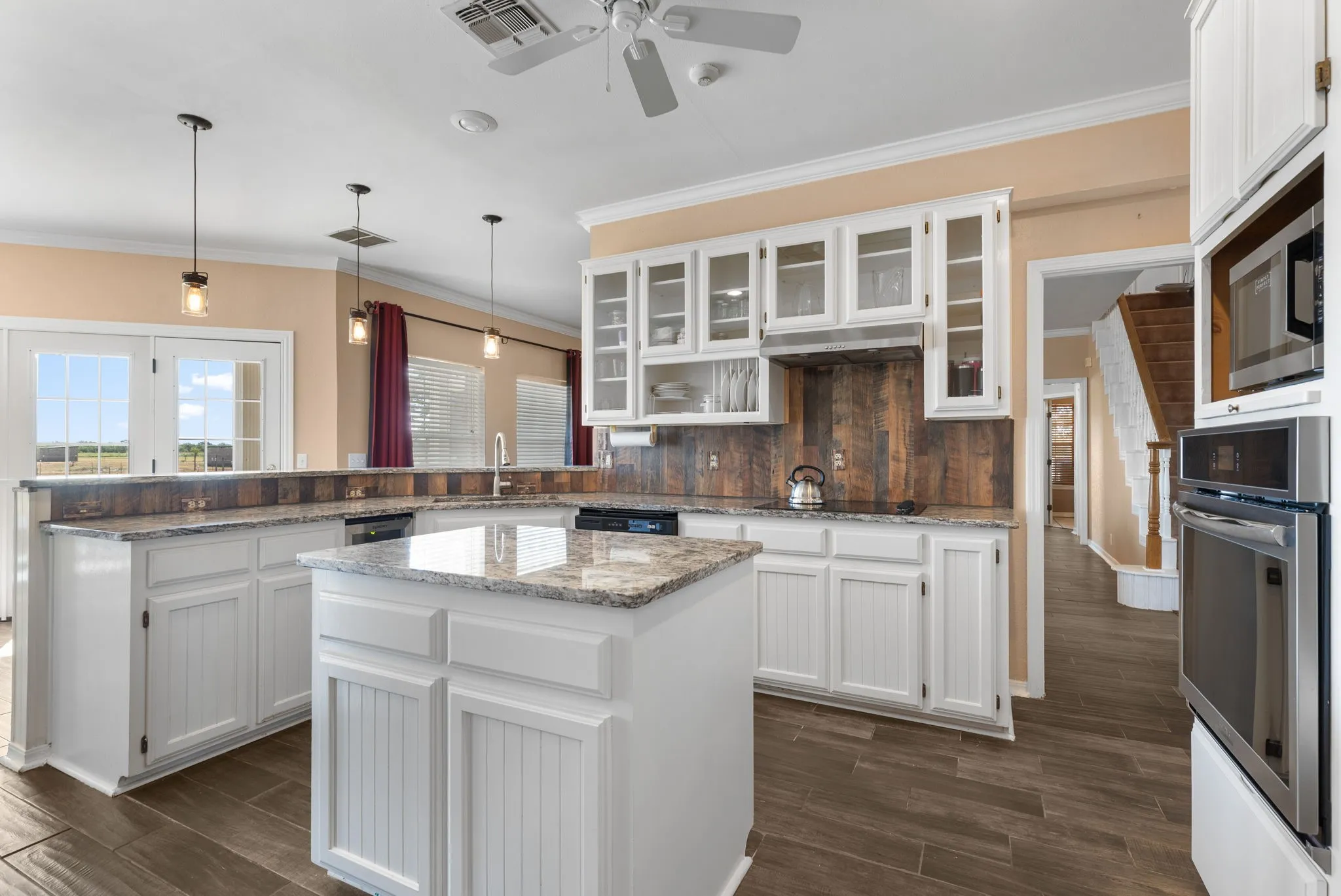 Single Family Residence For Sale in Wichita County , 2991 Bell Road S, Iowa Park, Texas 76367, 5 Bedroom, 5 Bathroom, 2 Garage spaces, 4,046 Sqft, built in 1993, mls#21382542, Real Estate Agent in Iowa Park, Homes For Sale in Wichita county, Homes For Sale in Iowa Park, Realtor in Iowa Park Texas, Real Estate Brokerage Independent Realty Texas, Luminita Cordes Realtor