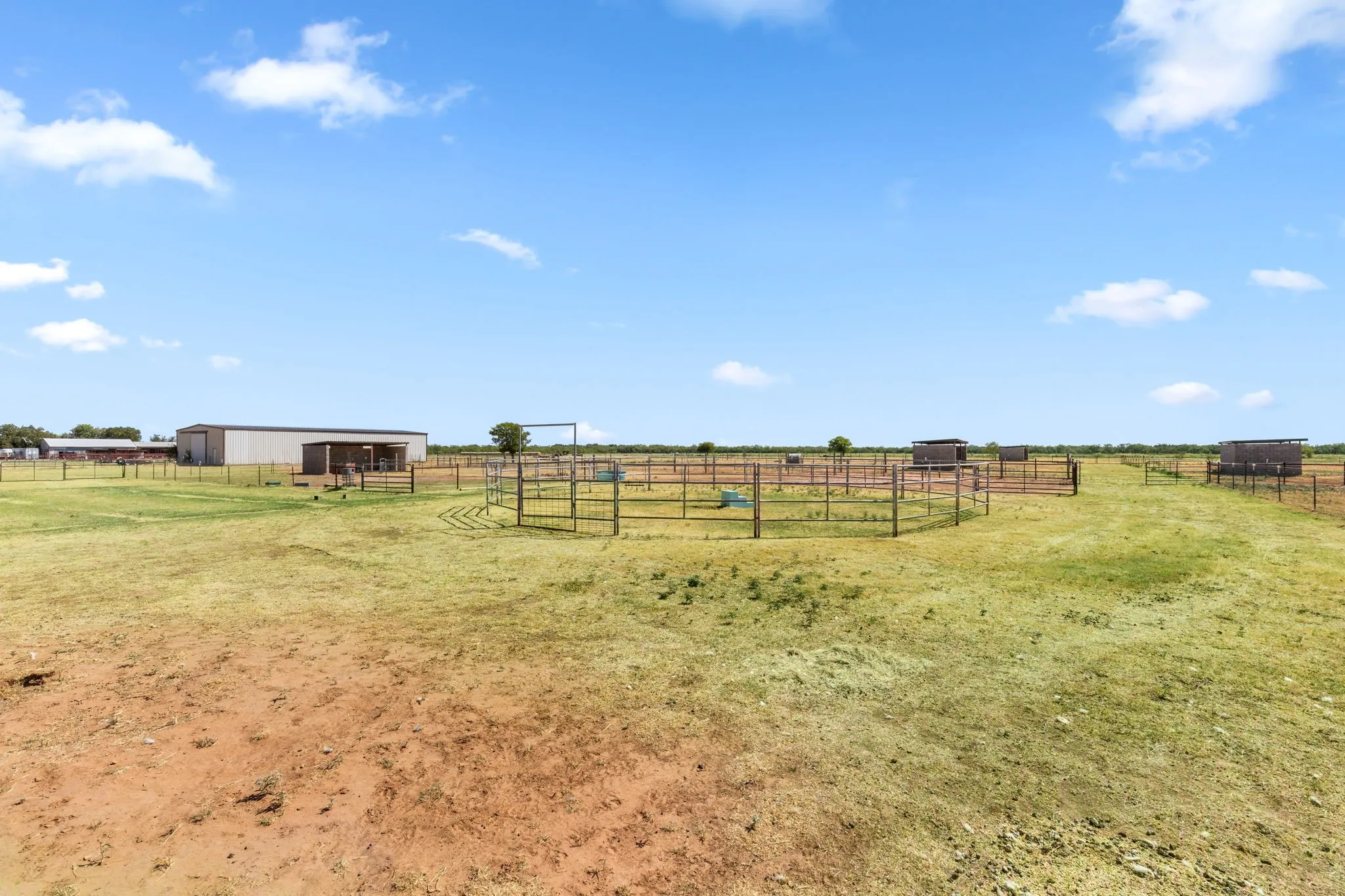 Single Family Residence For Sale in Wichita County , 2991 Bell Road S, Iowa Park, Texas 76367, 5 Bedroom, 5 Bathroom, 2 Garage spaces, 4,046 Sqft, built in 1993, mls#21382542, Real Estate Agent in Iowa Park, Homes For Sale in Wichita county, Homes For Sale in Iowa Park, Realtor in Iowa Park Texas, Real Estate Brokerage Independent Realty Texas, Luminita Cordes Realtor