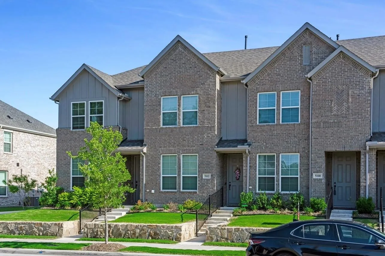Townhouse For Rent in Tarrant County , 5114 Springlake Parkway, Haltom City, Texas 76117, 2 Bedroom, 2 Bathroom, 1 Garage spaces, 1,196 Sqft, built in 2022, mls#21387302, Real Estate Agent in Haltom City, Homes For Rent in Tarrant county, Homes For Rent in Haltom City, Realtor in Haltom City Texas, Real Estate Brokerage Independent Realty Texas, Luminita Cordes Realtor