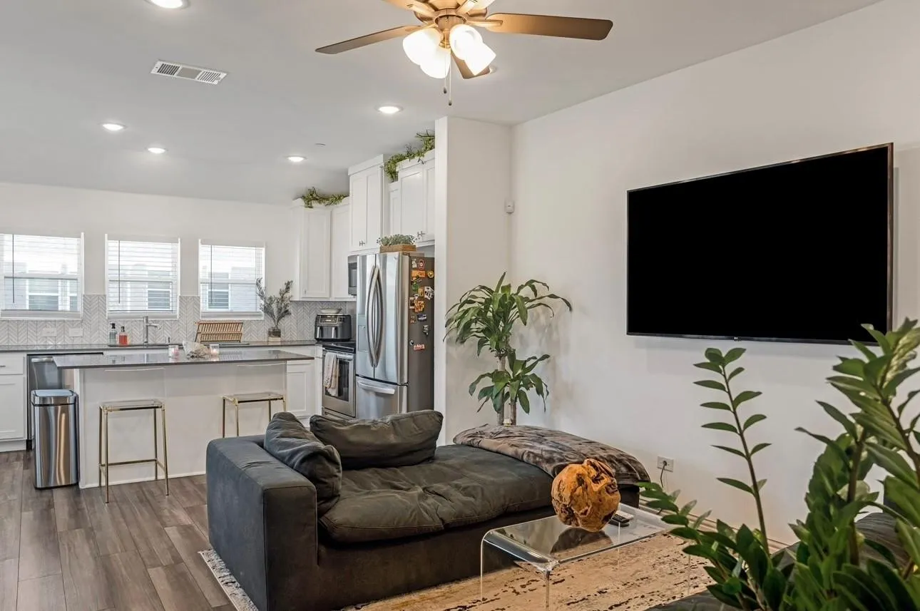 Townhouse For Rent in Tarrant County , 5114 Springlake Parkway, Haltom City, Texas 76117, 2 Bedroom, 2 Bathroom, 1 Garage spaces, 1,196 Sqft, built in 2022, mls#21387302, Real Estate Agent in Haltom City, Homes For Rent in Tarrant county, Homes For Rent in Haltom City, Realtor in Haltom City Texas, Real Estate Brokerage Independent Realty Texas, Luminita Cordes Realtor