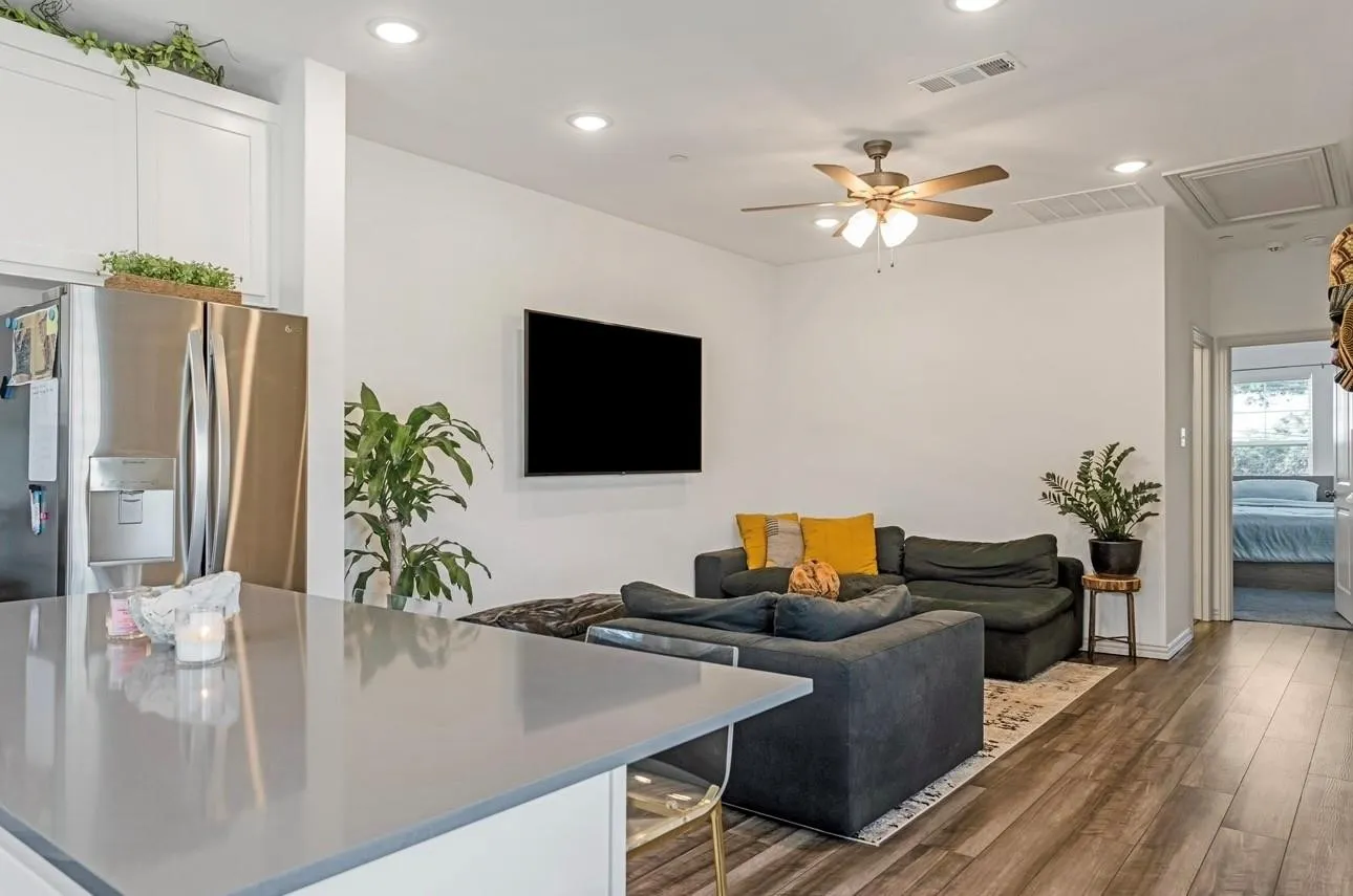 Townhouse For Rent in Tarrant County , 5114 Springlake Parkway, Haltom City, Texas 76117, 2 Bedroom, 2 Bathroom, 1 Garage spaces, 1,196 Sqft, built in 2022, mls#21387302, Real Estate Agent in Haltom City, Homes For Rent in Tarrant county, Homes For Rent in Haltom City, Realtor in Haltom City Texas, Real Estate Brokerage Independent Realty Texas, Luminita Cordes Realtor