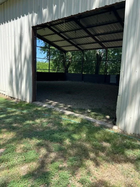 Single Family Residence For Sale in Dallas County , 710 Durham Street, Seagoville, Texas 75159, 4 Bedroom, 2 Bathroom, Garage spaces, 4,000 Sqft, built in 1969, mls#21385397, Real Estate Agent in Seagoville, Homes For Sale in Dallas county, Homes For Sale in Seagoville, Realtor in Seagoville Texas, Real Estate Brokerage Independent Realty Texas, Luminita Cordes Realtor