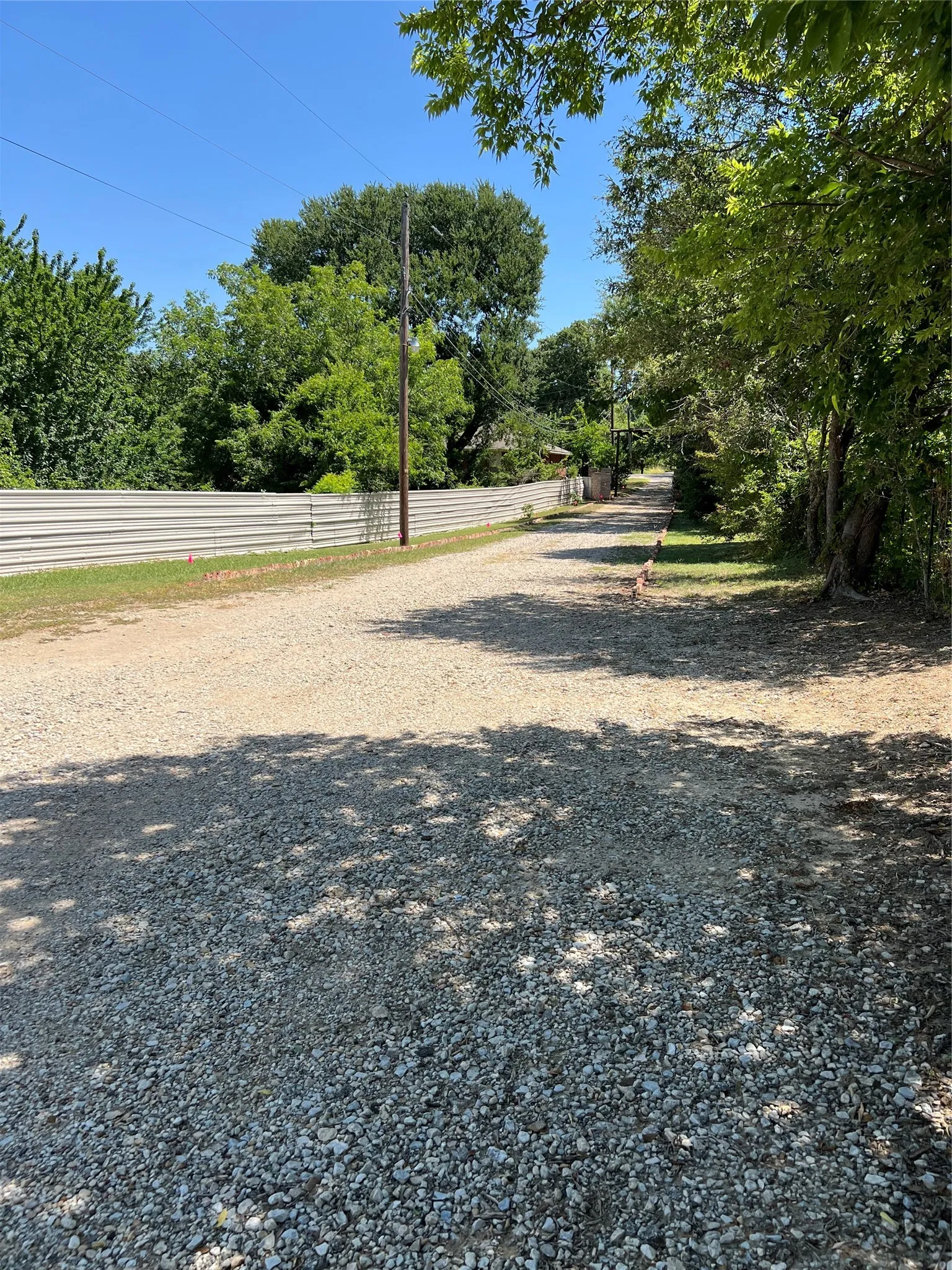 Single Family Residence For Sale in Dallas County , 710 Durham Street, Seagoville, Texas 75159, 4 Bedroom, 2 Bathroom, Garage spaces, 4,000 Sqft, built in 1969, mls#21385397, Real Estate Agent in Seagoville, Homes For Sale in Dallas county, Homes For Sale in Seagoville, Realtor in Seagoville Texas, Real Estate Brokerage Independent Realty Texas, Luminita Cordes Realtor