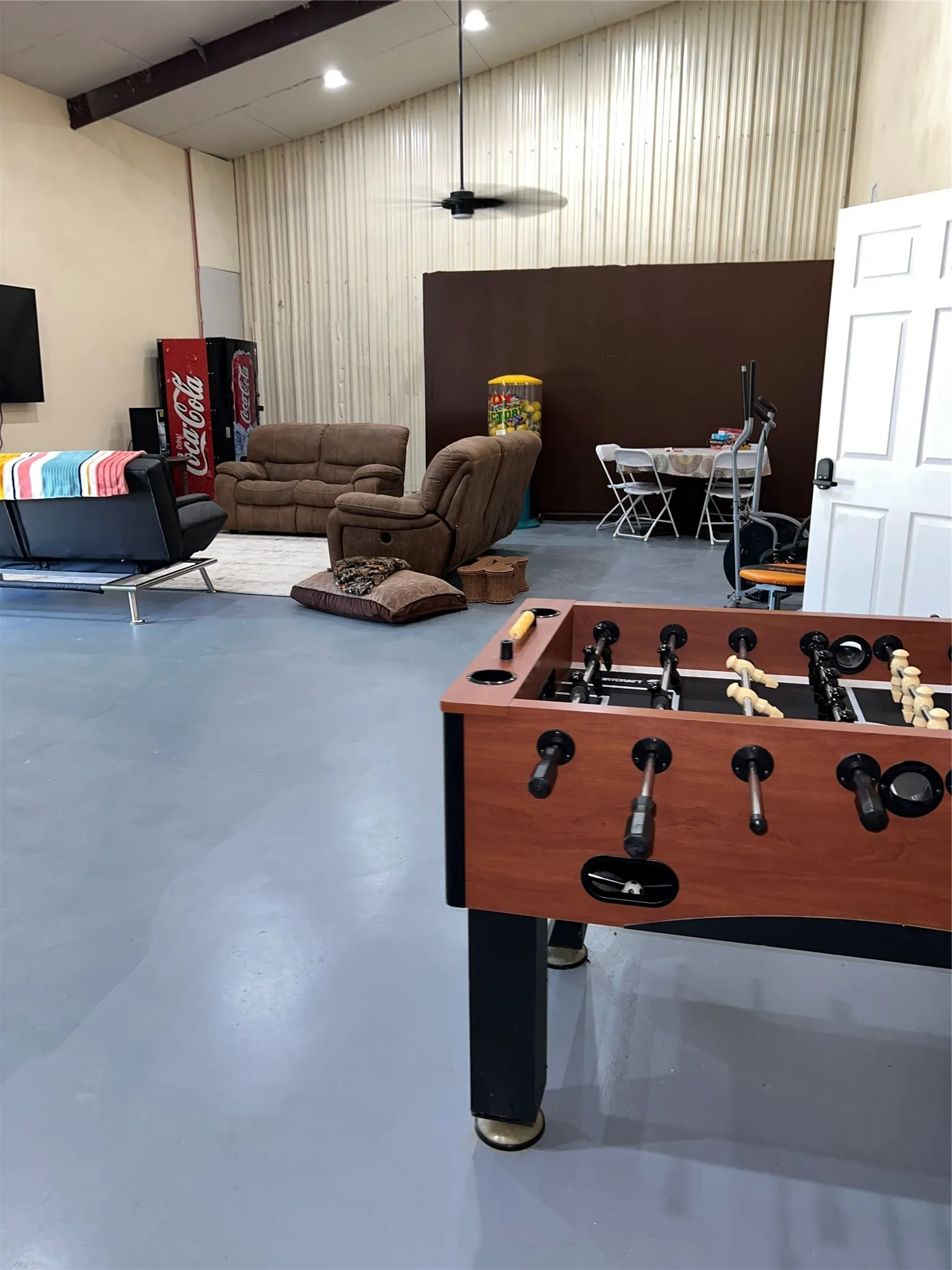 Single Family Residence For Sale in Dallas County , 710 Durham Street, Seagoville, Texas 75159, 4 Bedroom, 2 Bathroom, Garage spaces, 4,000 Sqft, built in 1969, mls#21385397, Real Estate Agent in Seagoville, Homes For Sale in Dallas county, Homes For Sale in Seagoville, Realtor in Seagoville Texas, Real Estate Brokerage Independent Realty Texas, Luminita Cordes Realtor