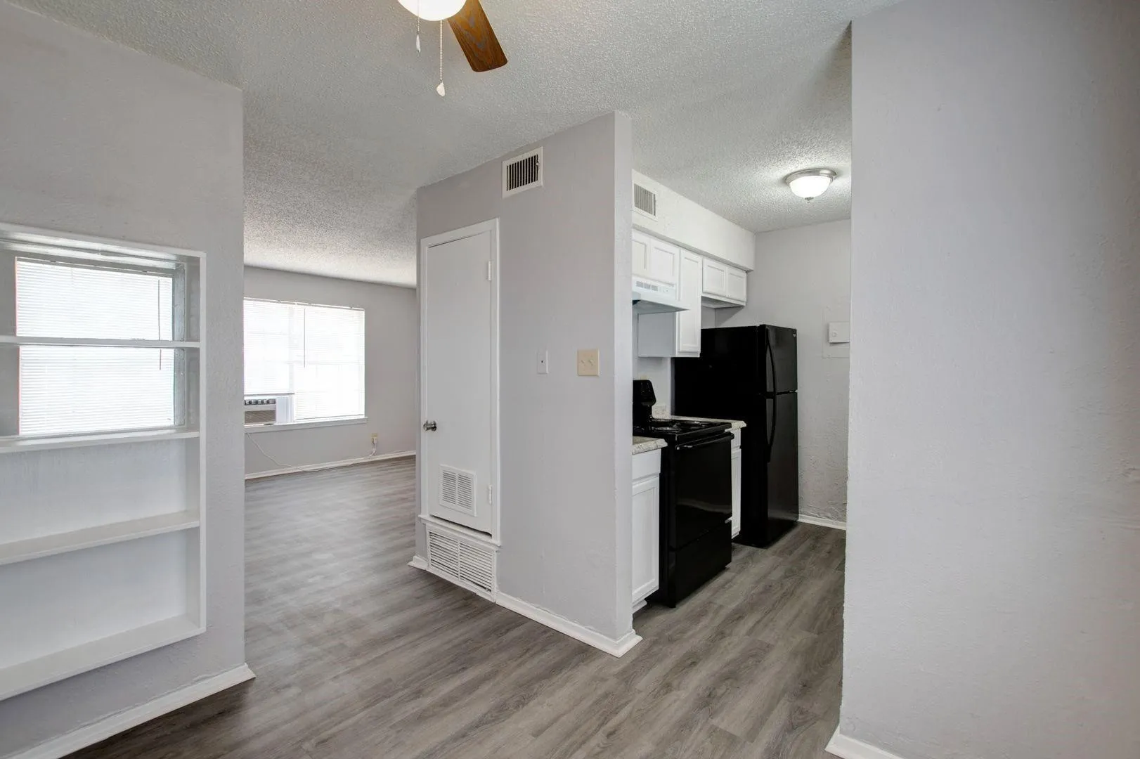 Apartment For Rent in Taylor County , 2410 N Willis Street 180, Abilene, Texas 79603, 2 Bedroom, 1 Bathroom, Garage spaces, 864 Sqft, built in 1973, mls#21387309, Real Estate Agent in Abilene, Homes For Rent in Taylor county, Homes For Rent in Abilene, Realtor in Abilene Texas, Real Estate Brokerage Independent Realty Texas, Luminita Cordes Realtor