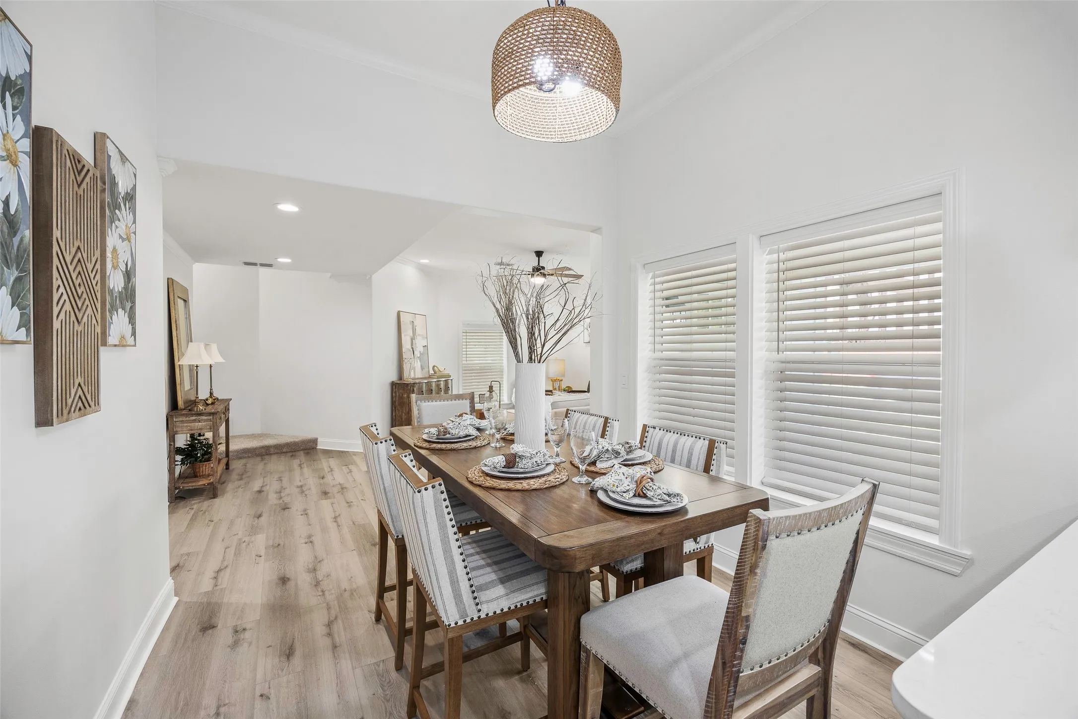 Single Family Residence For Rent in Grayson County , 700 S Crockett Street, Sherman, Texas 75090, 4 Bedroom, 3 Bathroom, Garage spaces, 2,600 Sqft, built in 1890, mls#21387316, Real Estate Agent in Sherman, Homes For Rent in Grayson county, Homes For Rent in Sherman, Realtor in Sherman Texas, Real Estate Brokerage Independent Realty Texas, Luminita Cordes Realtor