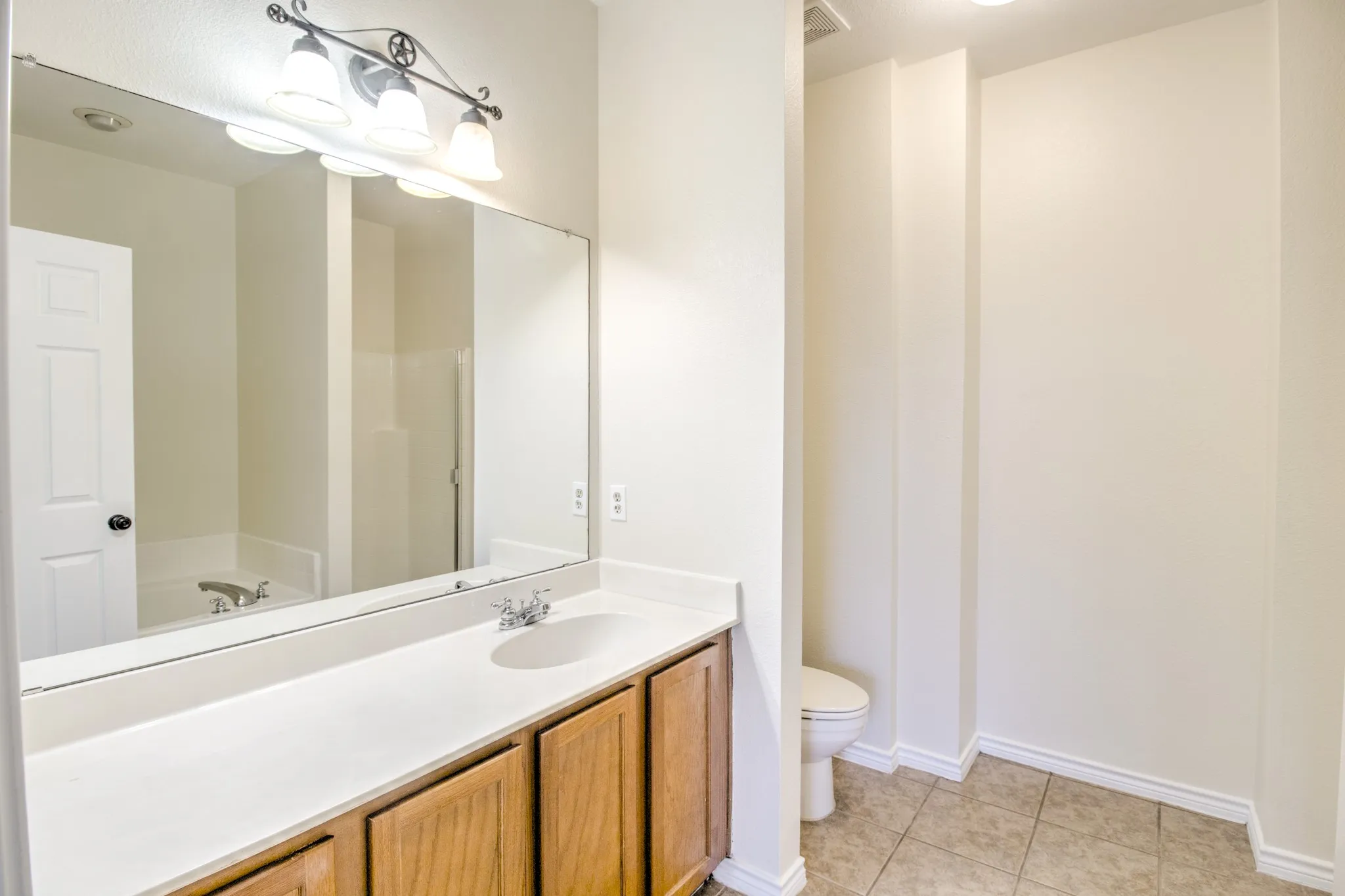 Single Family Residence For Sale in Denton County , 9001 Wild Rose Lane, Aubrey, Texas 76227, 3 Bedroom, 2 Bathroom, 2 Garage spaces, 1,455 Sqft, built in 2006, mls#21378295, Real Estate Agent in Aubrey, Homes For Sale in Denton county, Homes For Sale in Aubrey, Realtor in Aubrey Texas, Real Estate Brokerage Independent Realty Texas, Luminita Cordes Realtor