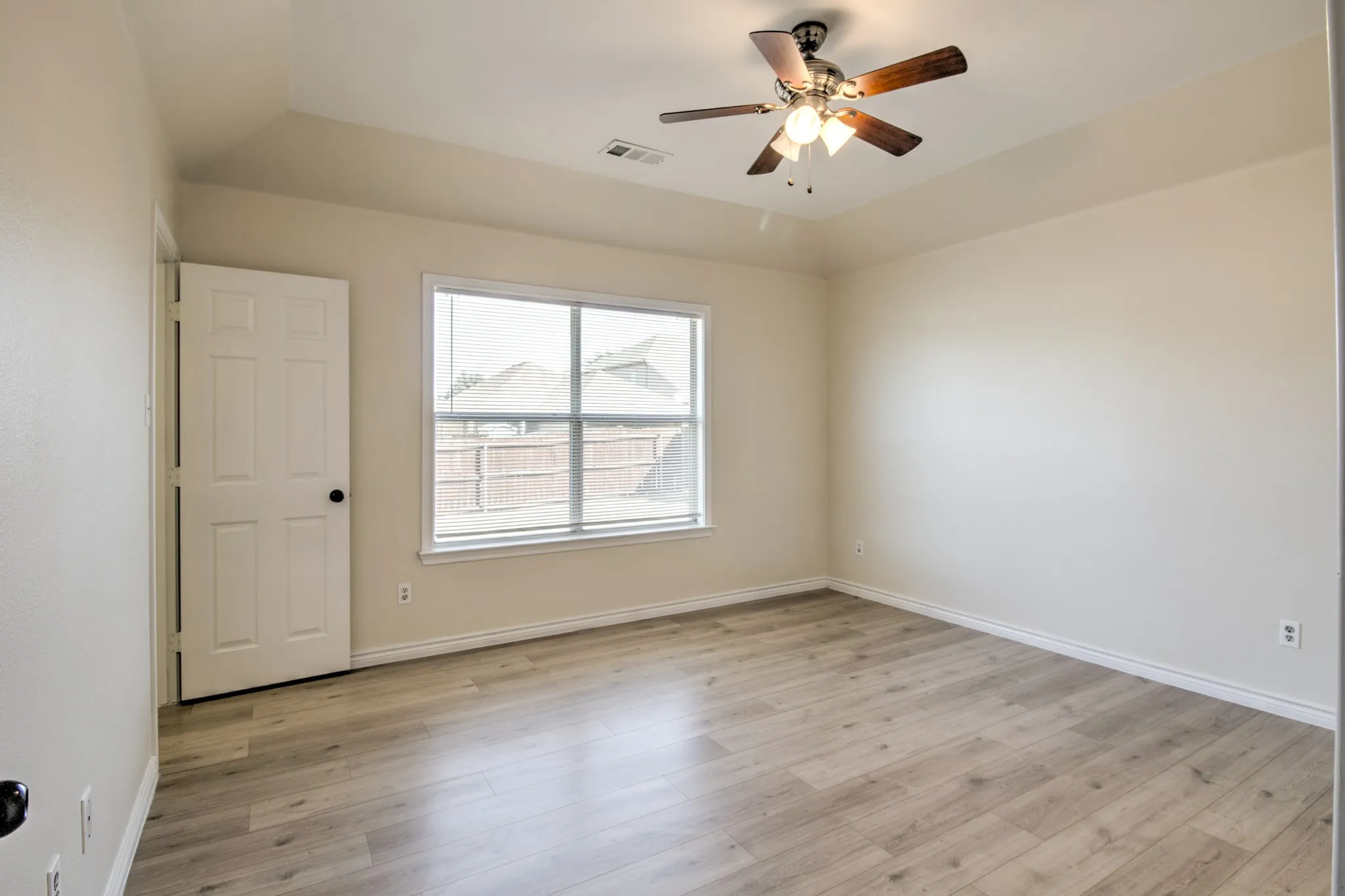 Single Family Residence For Sale in Denton County , 9001 Wild Rose Lane, Aubrey, Texas 76227, 3 Bedroom, 2 Bathroom, 2 Garage spaces, 1,455 Sqft, built in 2006, mls#21378295, Real Estate Agent in Aubrey, Homes For Sale in Denton county, Homes For Sale in Aubrey, Realtor in Aubrey Texas, Real Estate Brokerage Independent Realty Texas, Luminita Cordes Realtor