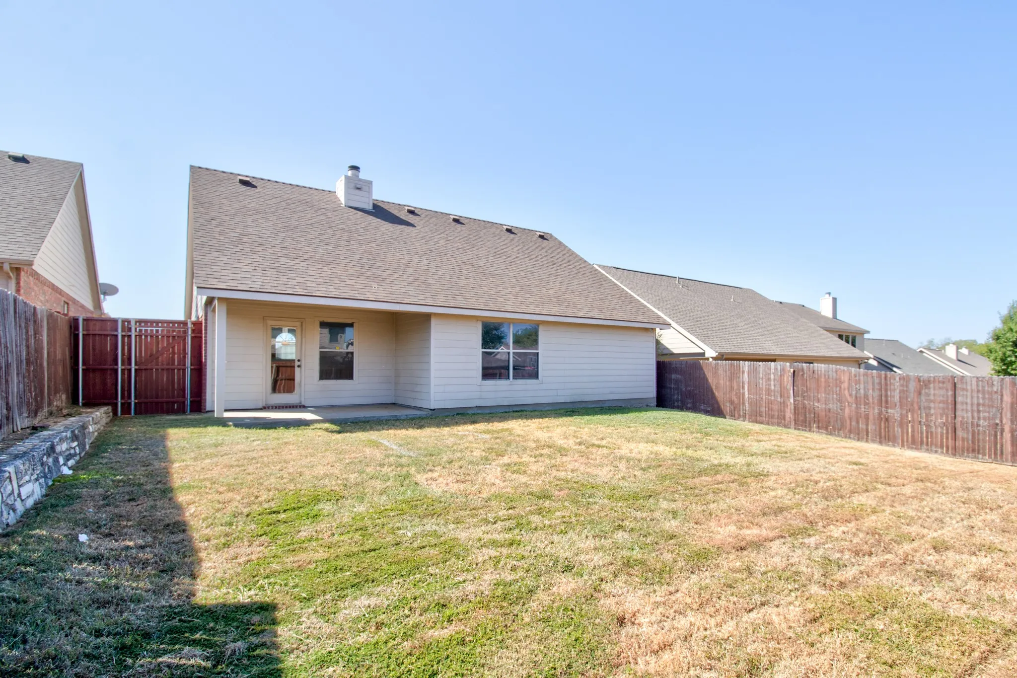 Plenty of space for the kids, or fur-babies to run and play!